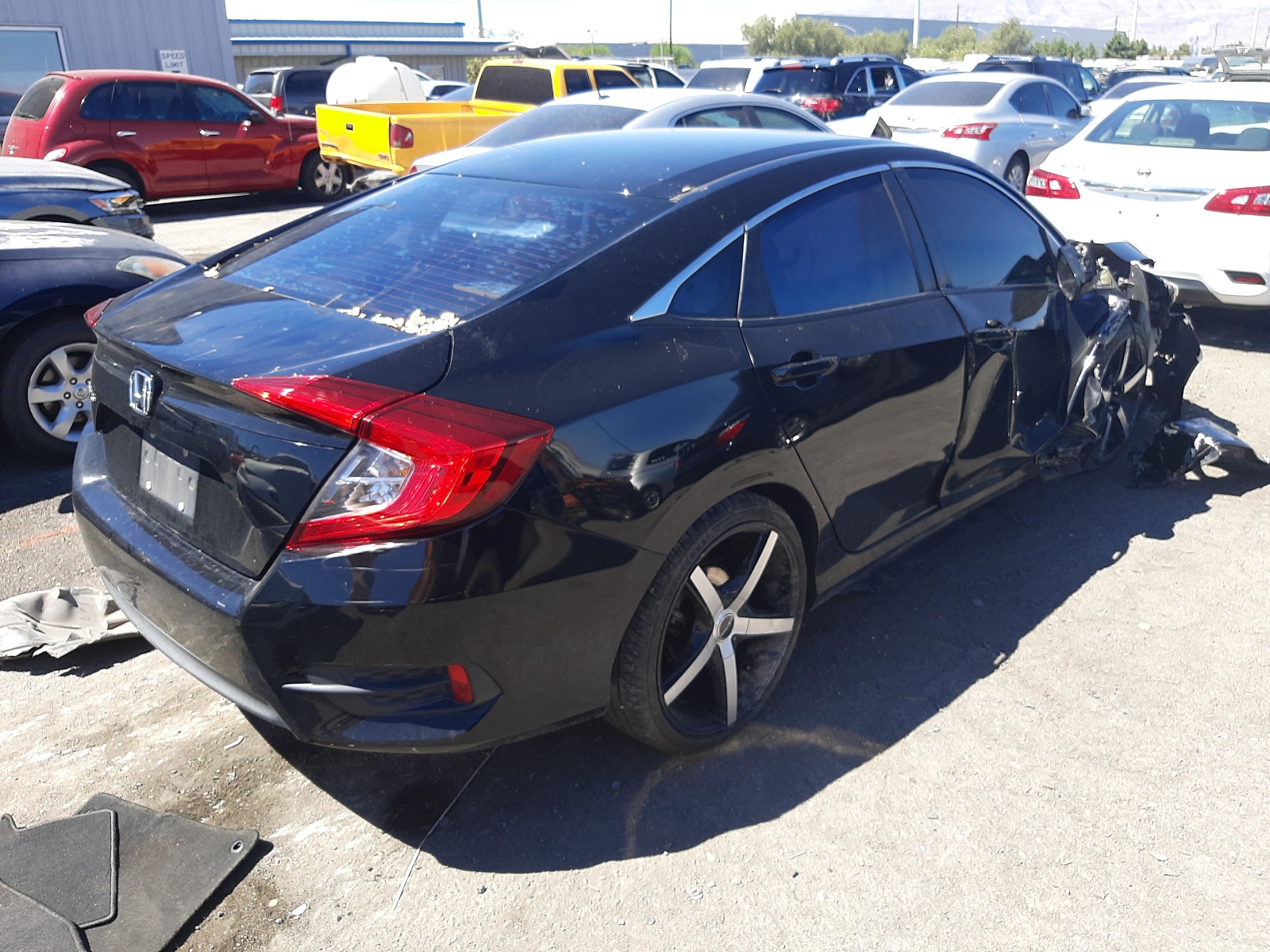 Photo 4 from auction – 2016 HONDA CIVIC LX with VIN 2HGFC2F5XGH543069