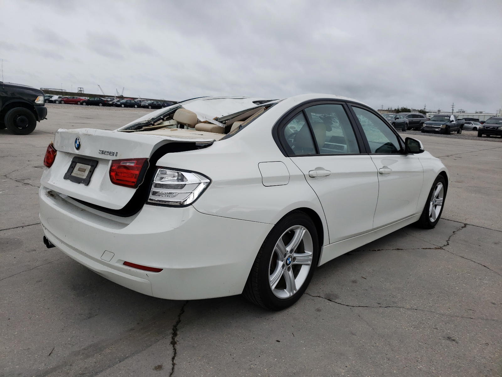 Photo 4 from auction – 2013 BMW 328 I with VIN WBA3A5C58DF357280