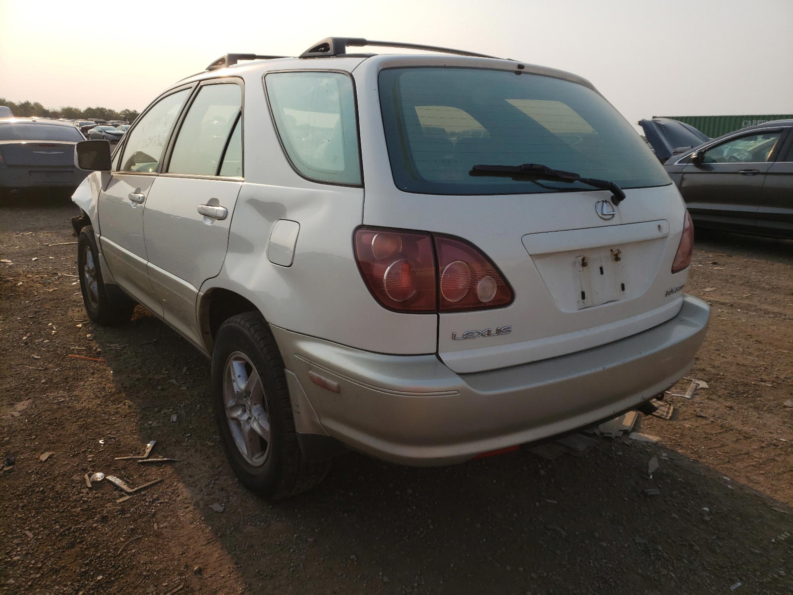 Photo 3 from auction – 2000 LEXUS RX 300 with VIN JT6HF10U4Y0138203