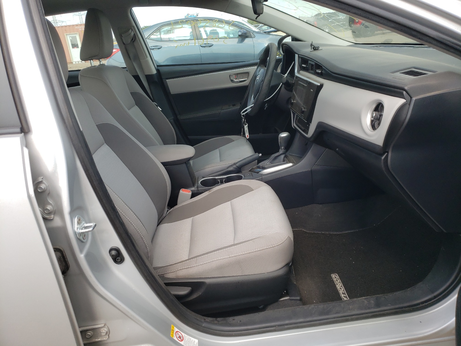 Photo 5 from auction – 2017 TOYOTA COROLLA L with VIN 2T1BURHE2HC901891