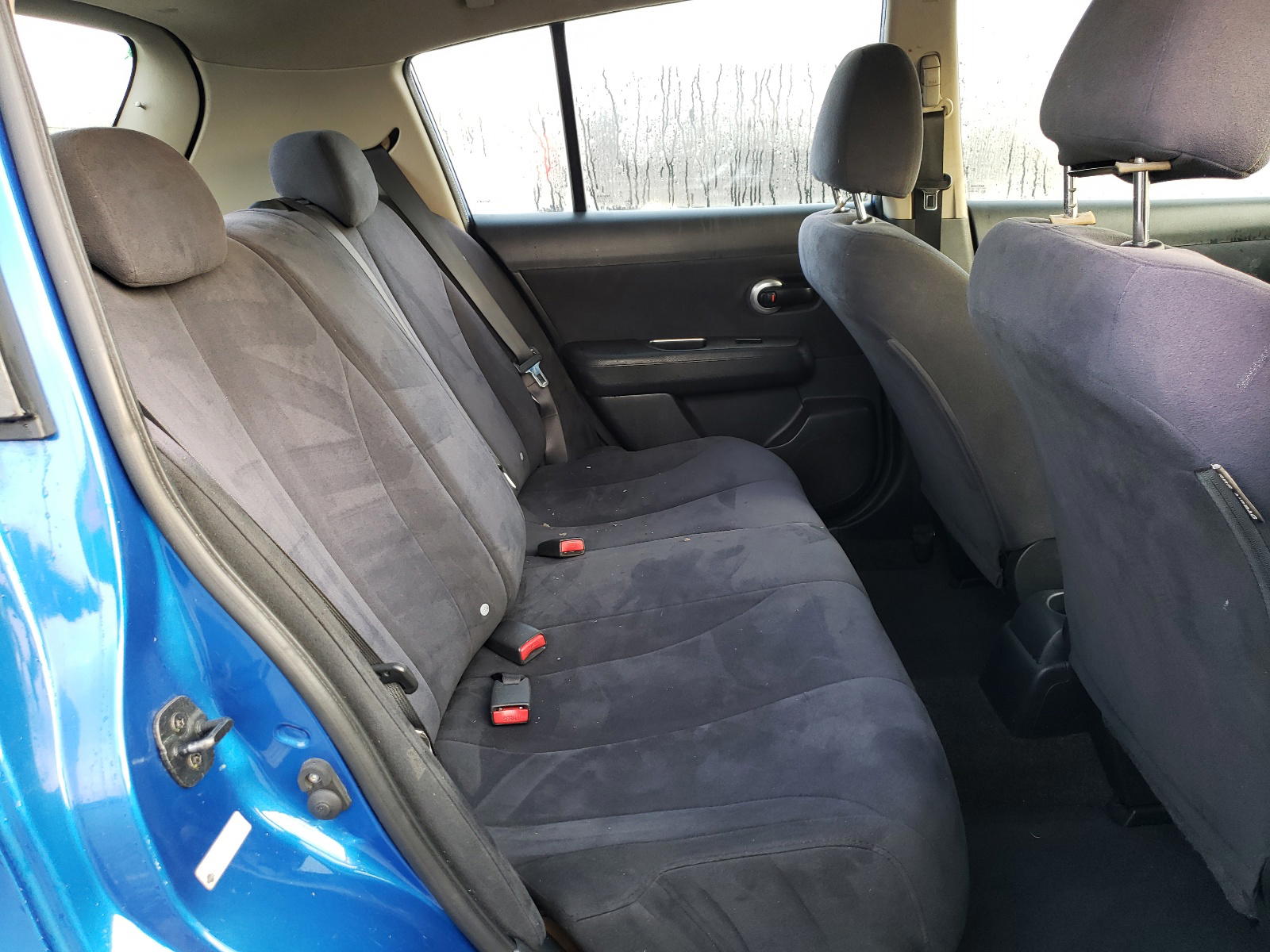Photo 6 from auction – 2007 NISSAN VERSA S with VIN 3N1BC13E27L437382