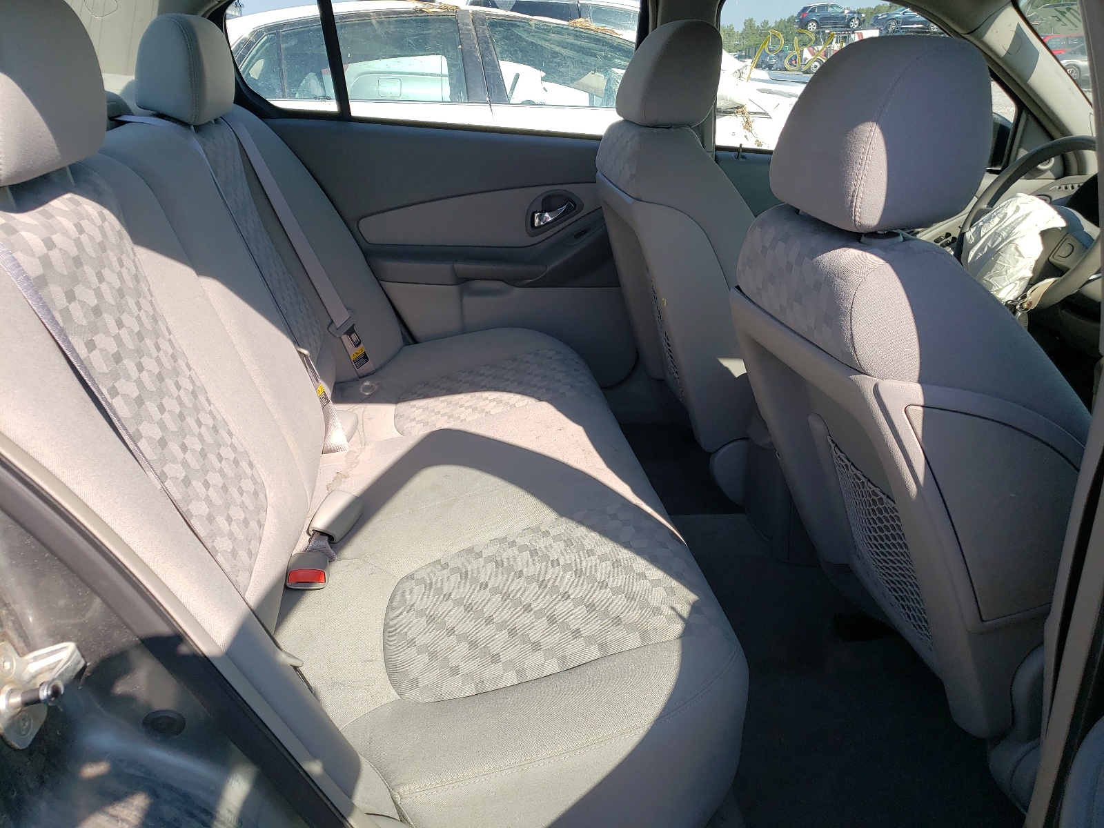Photo 6 from auction – 2005 CHEVROLET MALIBU LS with VIN 1G1ZT54895F136443