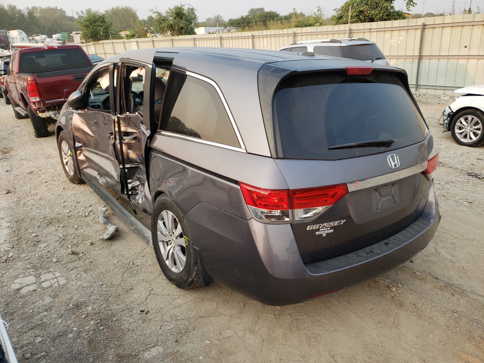 Photo 3 from auction – 2016 HONDA ODYSSEY EX with VIN 5FNRL5H68GB004409