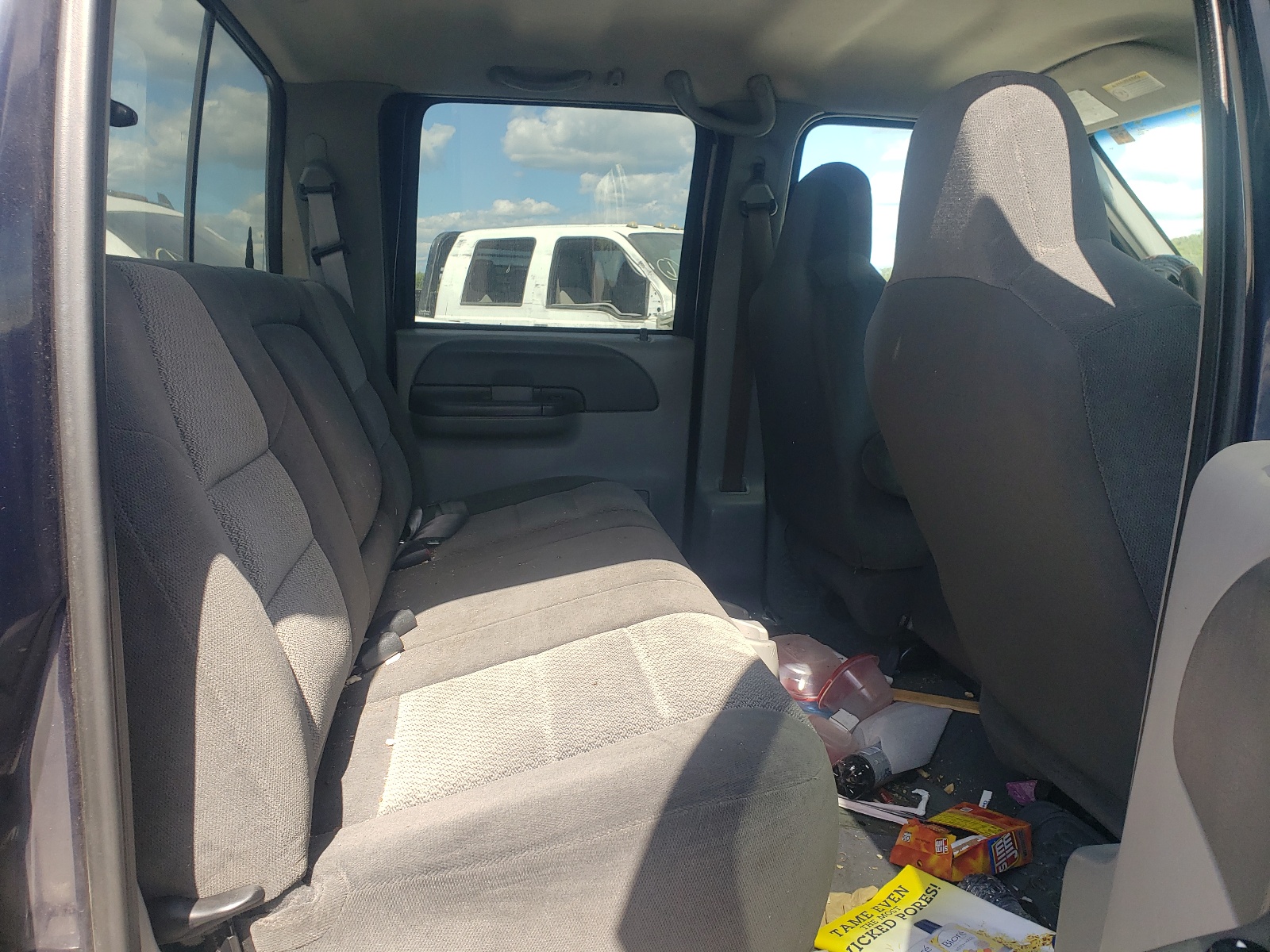 Photo 6 from auction – 2002 FORD F250 SUPER with VIN 3FTNW21L52MA23296