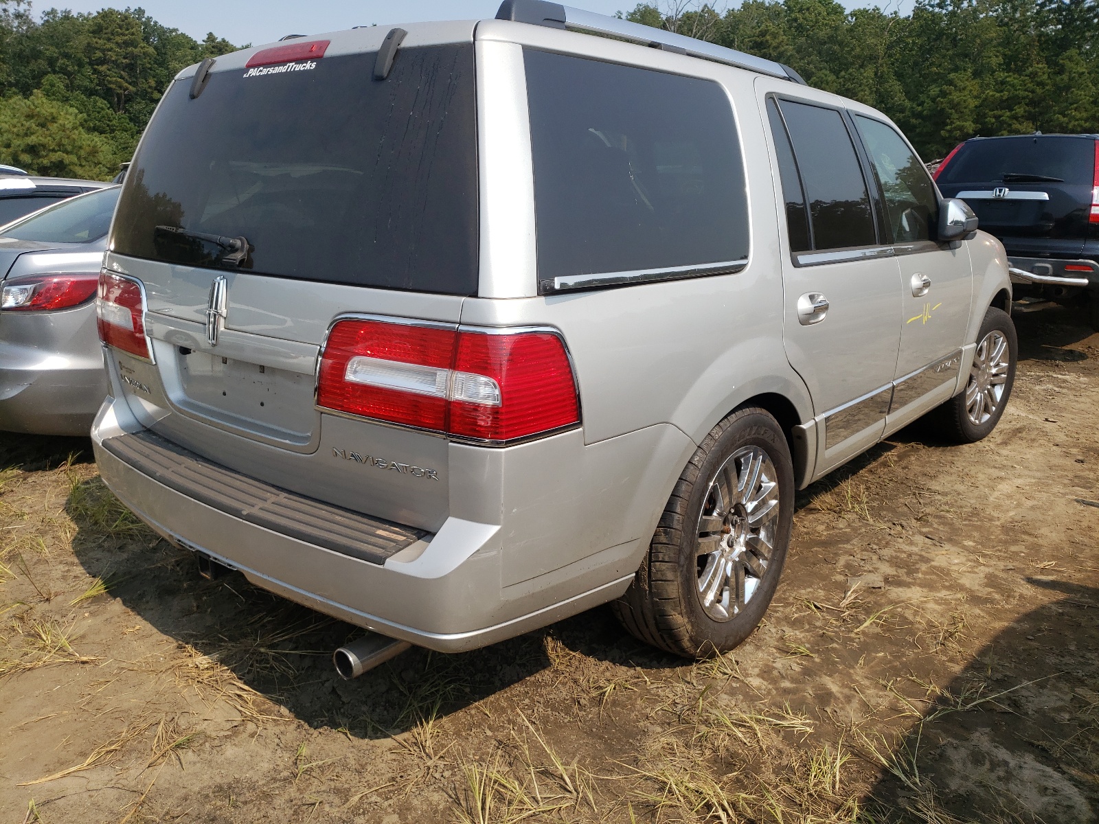Photo 4 from auction – 2007 LINCOLN NAVIGATOR with VIN 5LMFU28507LJ21090