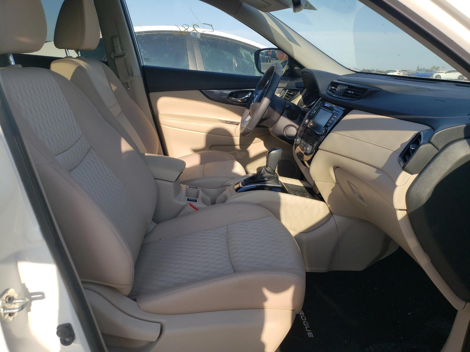 Photo 5 from auction – 2020 NISSAN ROGUE S with VIN KNMAT2MT2LP529862