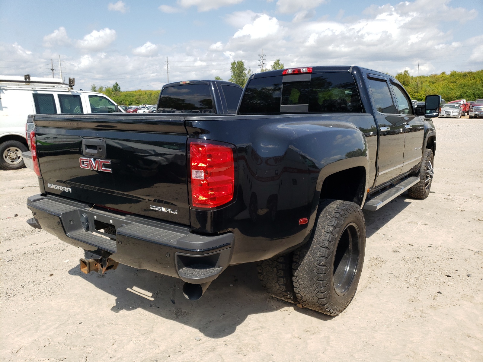 Photo 4 from auction – 2016 GMC SIERRA K35 with VIN 1GT42YE88GF256029