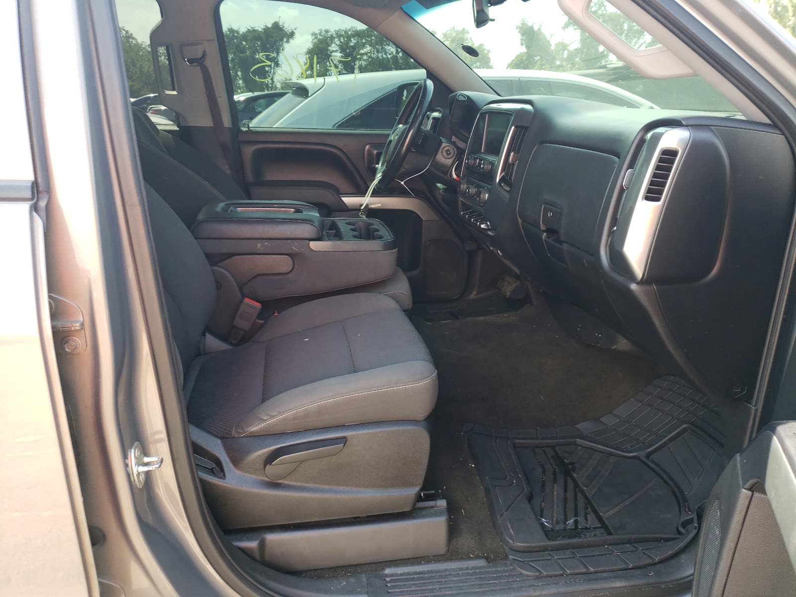 Photo 5 from auction – 2017 CHEVROLET SILVERADO with VIN 3GCUKREC2HG236031