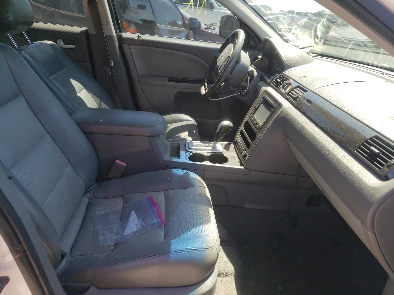 Photo 5 from auction – 2005 MERCURY MONTEGO PR with VIN 1MEHM43185G612737