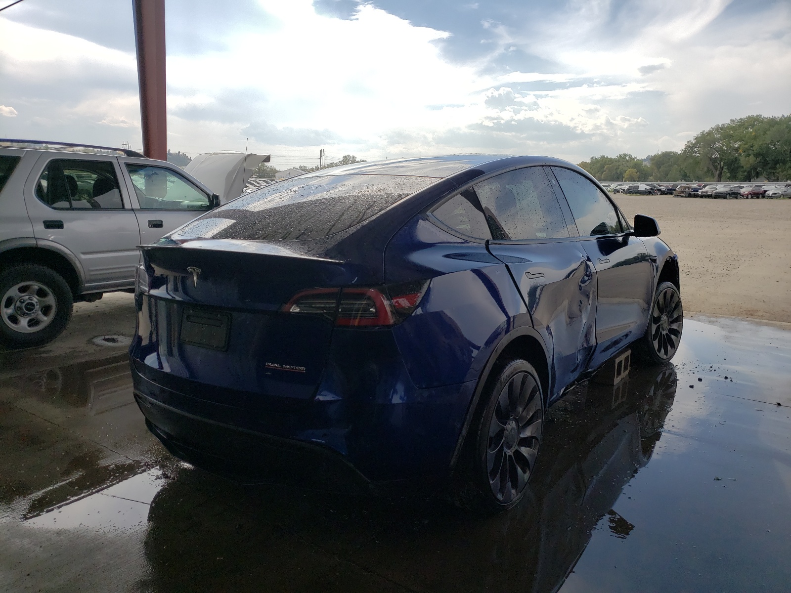 Photo 4 from auction – 2020 TESLA MODEL Y with VIN 5YJYGDEF5LF022942