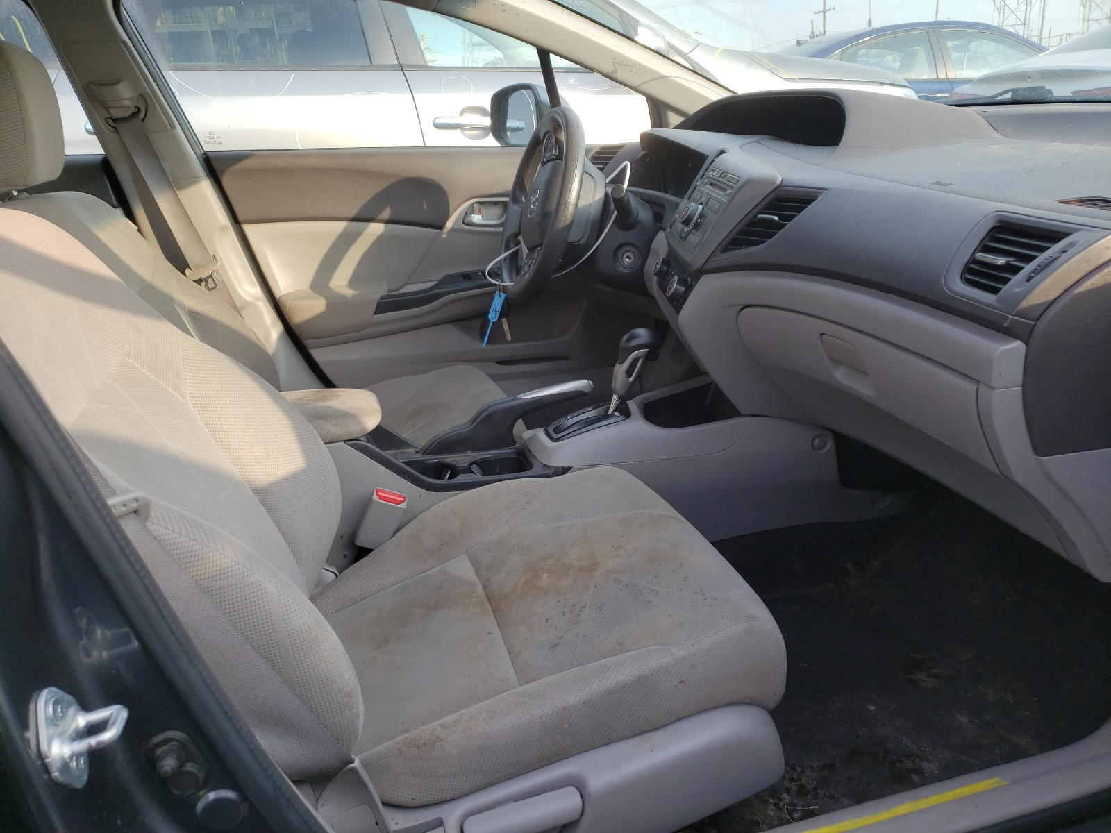 Photo 5 from auction – 2012 HONDA CIVIC LX with VIN 19XFB2F5XCE338679