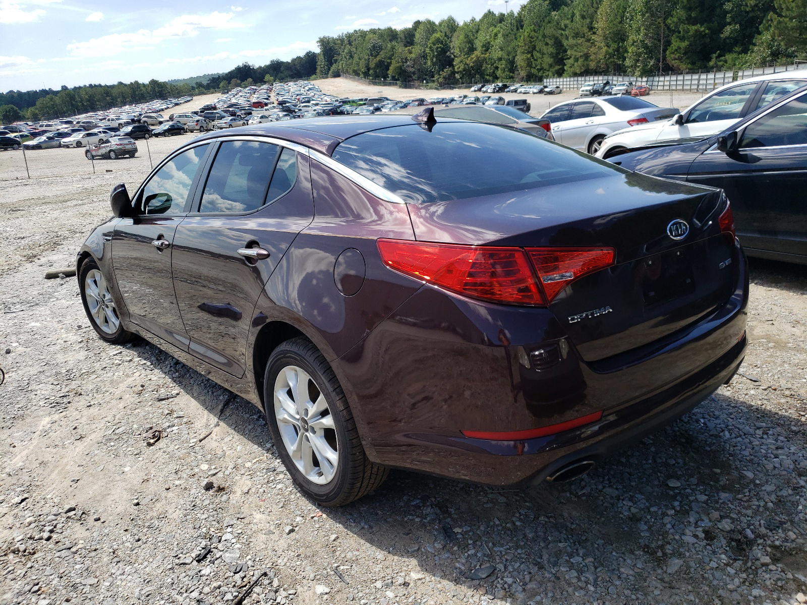 Photo 3 from auction – 2011 KIA OPTIMA EX with VIN KNAGN4A75B5077775