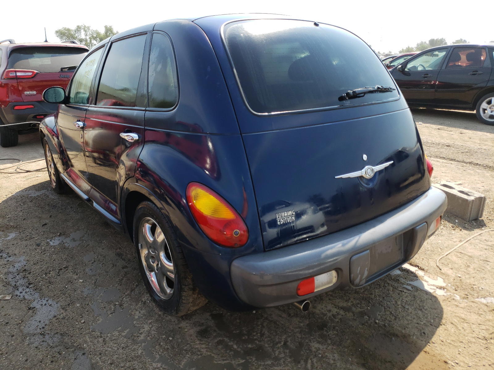 Photo 3 from auction – 2001 CHRYSLER PT CRUISER with VIN 3C4FY4BB11T570229