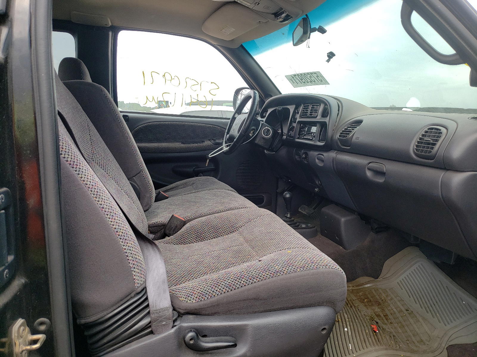 Photo 5 from auction – 2001 DODGE RAM 1500 with VIN 3B7HF13Z01G172446