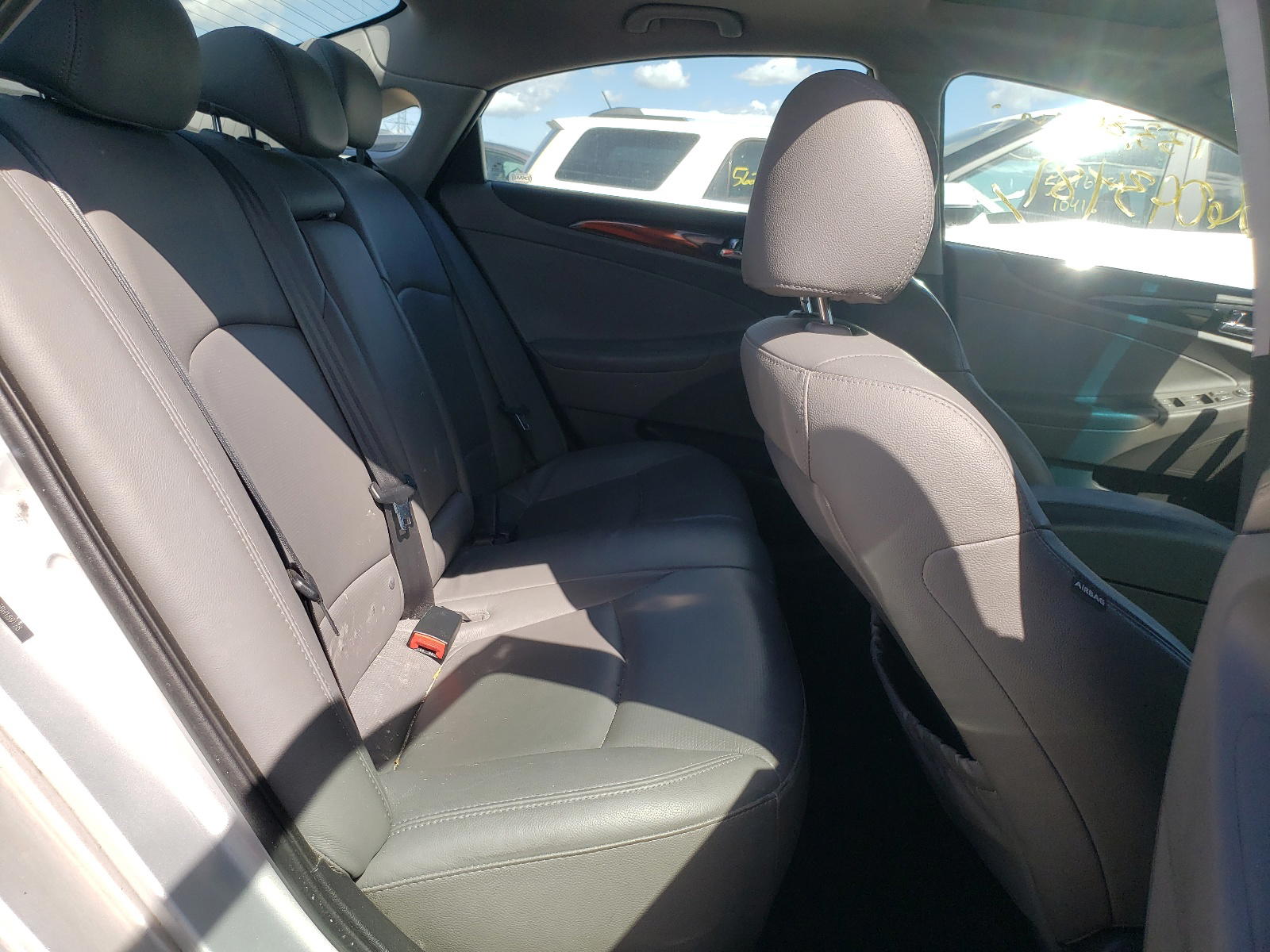Photo 6 from auction – 2011 HYUNDAI SONATA SE with VIN 5NPEC4AC3BH189178