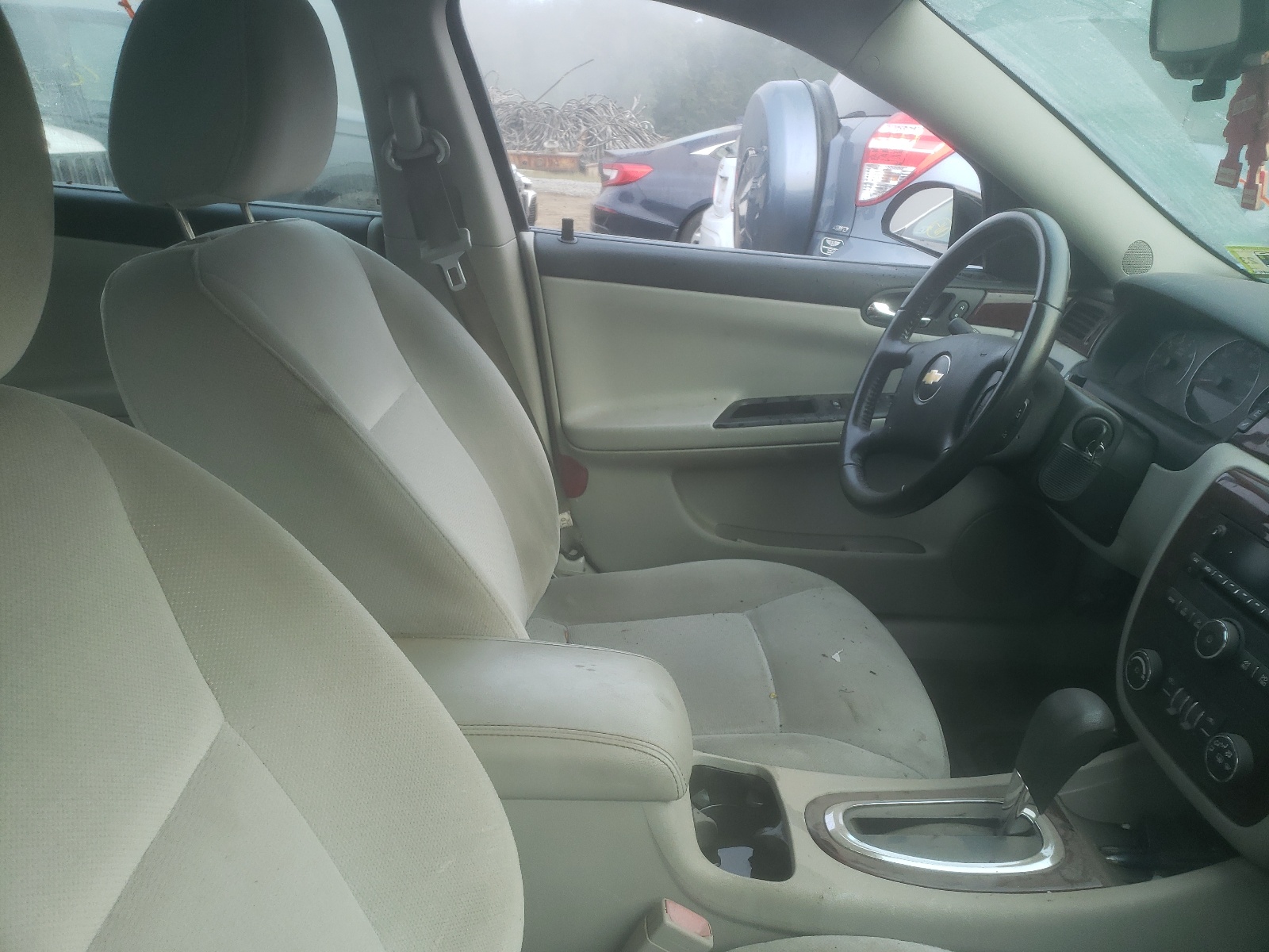 Photo 5 from auction – 2010 CHEVROLET IMPALA LT with VIN 2G1WB5EN8A1188769