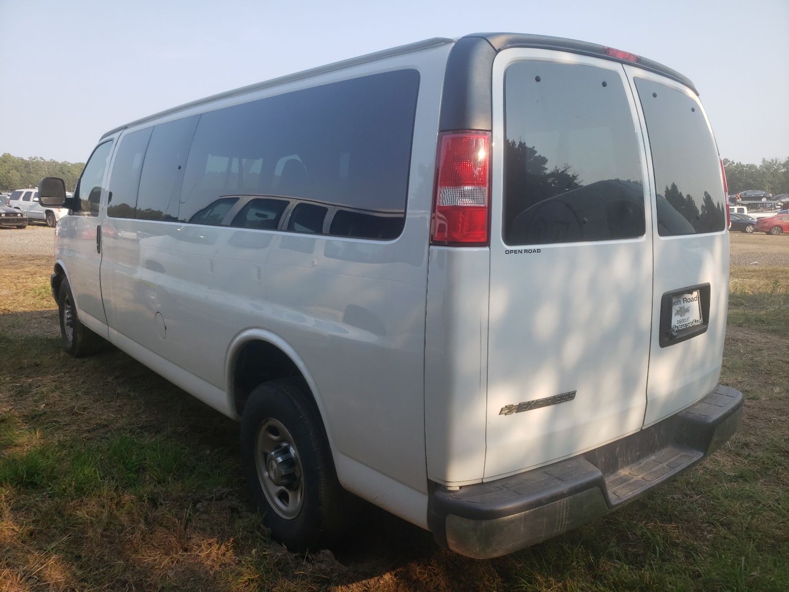Photo 3 from auction – 2018 CHEVROLET EXPRESS G3 with VIN 1GAZGPFG2J1279178