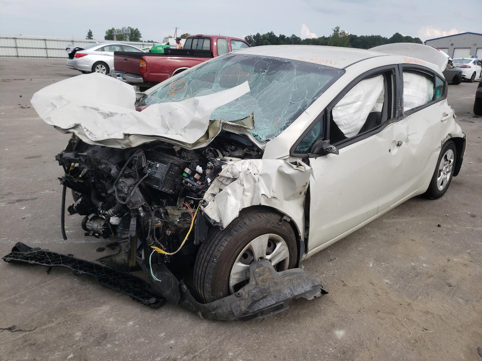 Photo 2 from auction – 2015 KIA FORTE LX with VIN KNAFK4A67F5370790