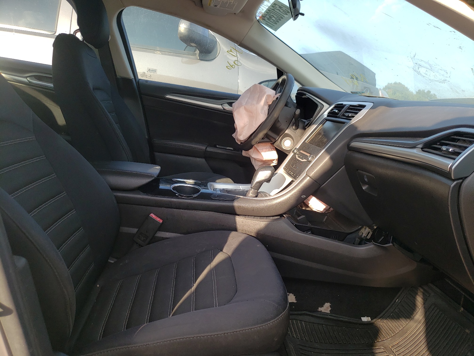 Photo 5 from auction – 2013 FORD FUSION SE with VIN 3FA6P0H79DR118664