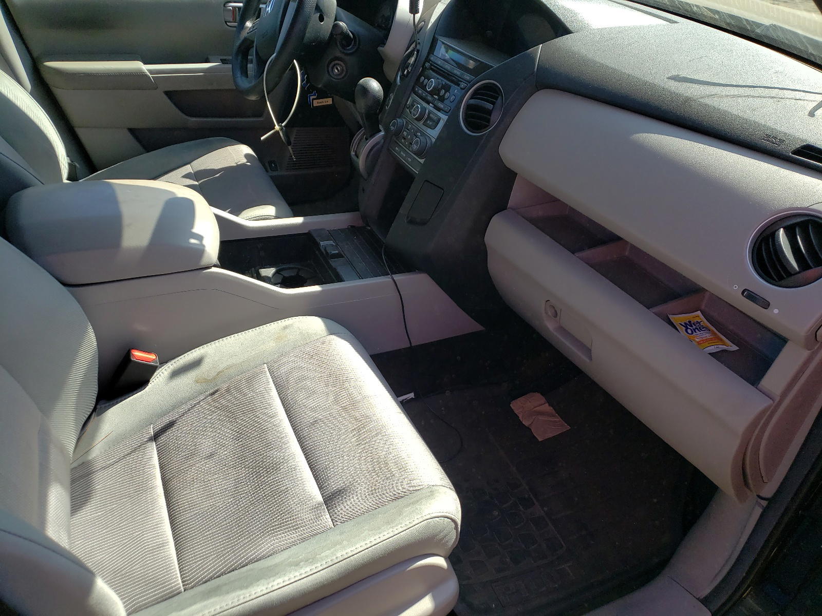 Photo 5 from auction – 2014 HONDA PILOT EX with VIN 5FNYF4H48EB011823