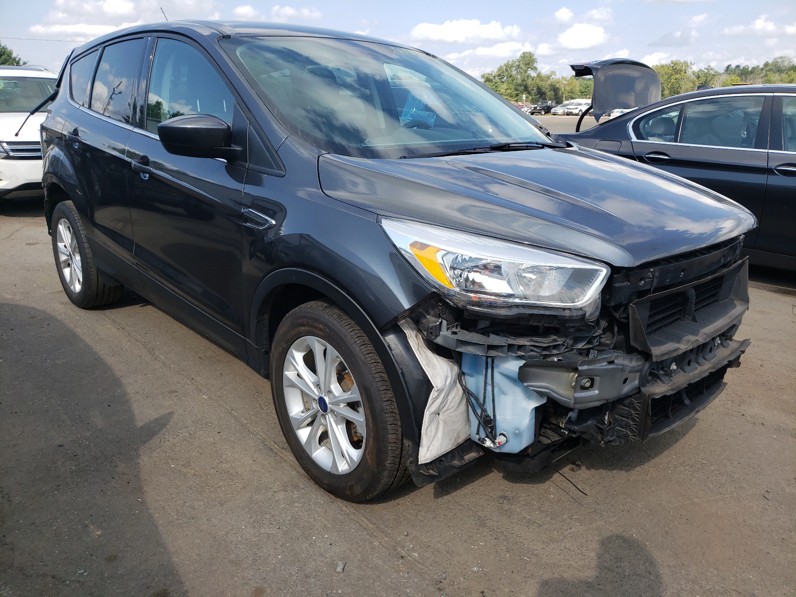 Foto 1 de la subasta – 2017 FORD ESCAPE SE con VIN 1FMCU0GD0HUB99206