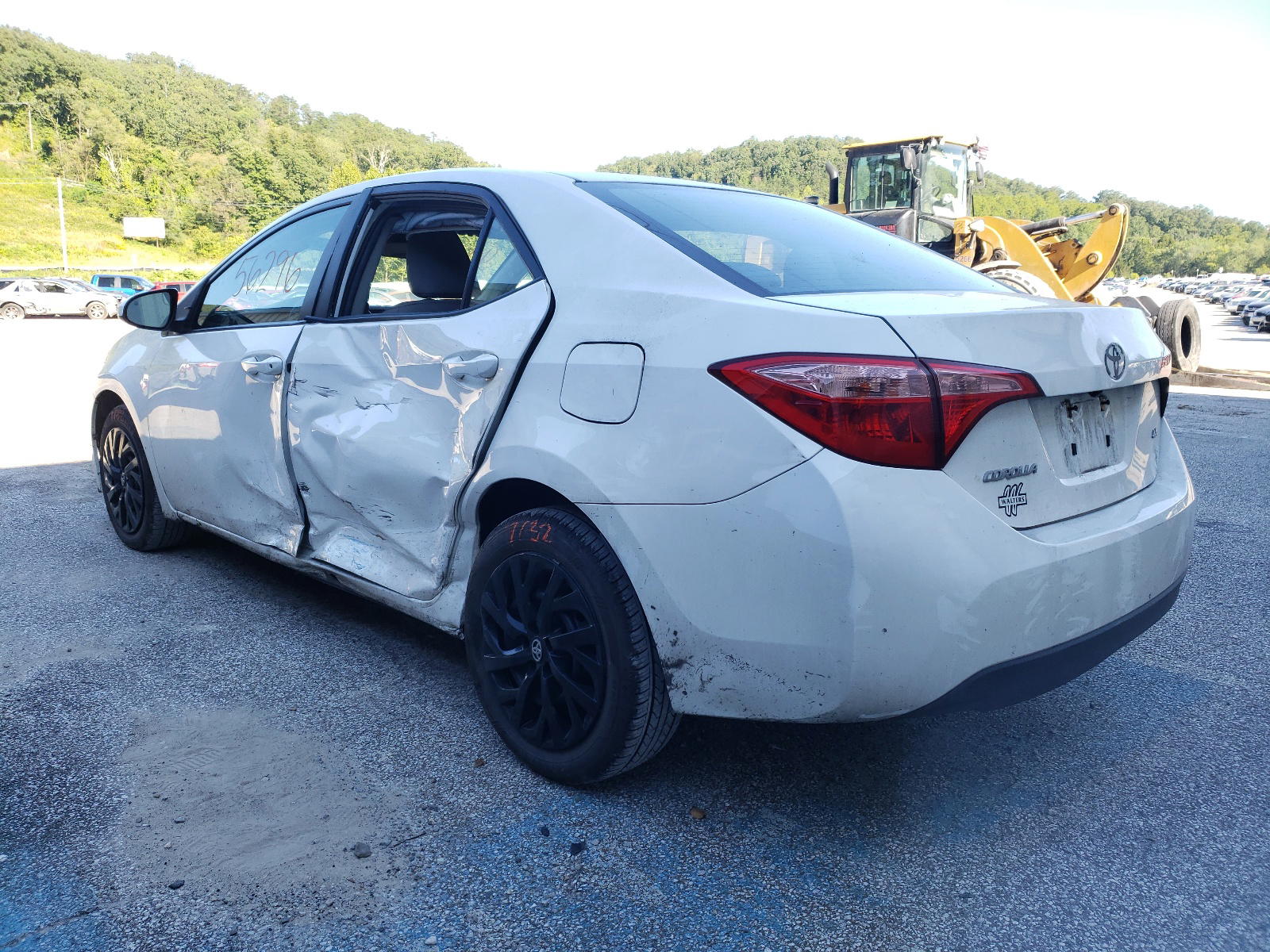 Photo 3 from auction – 2019 TOYOTA COROLLA L with VIN 2T1BURHEXKC214407