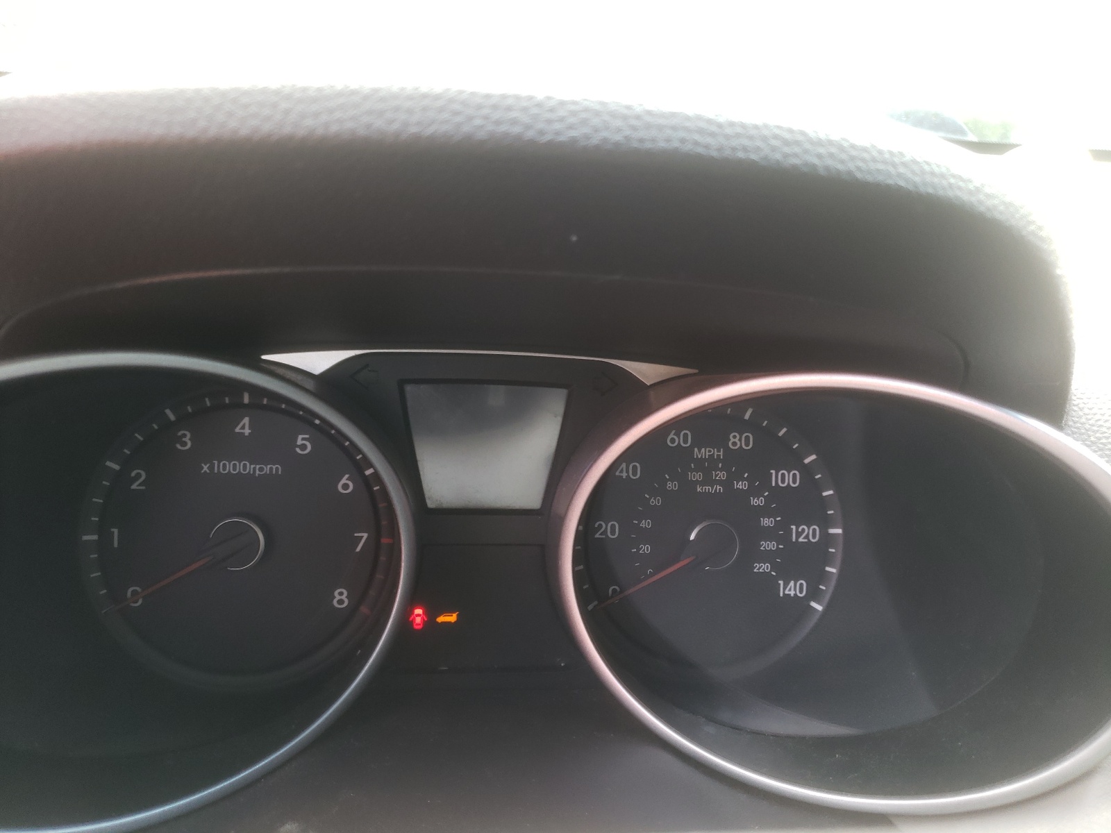 Photo 8 from auction – 2012 HYUNDAI TUCSON GLS with VIN KM8JUCAC0CU543179