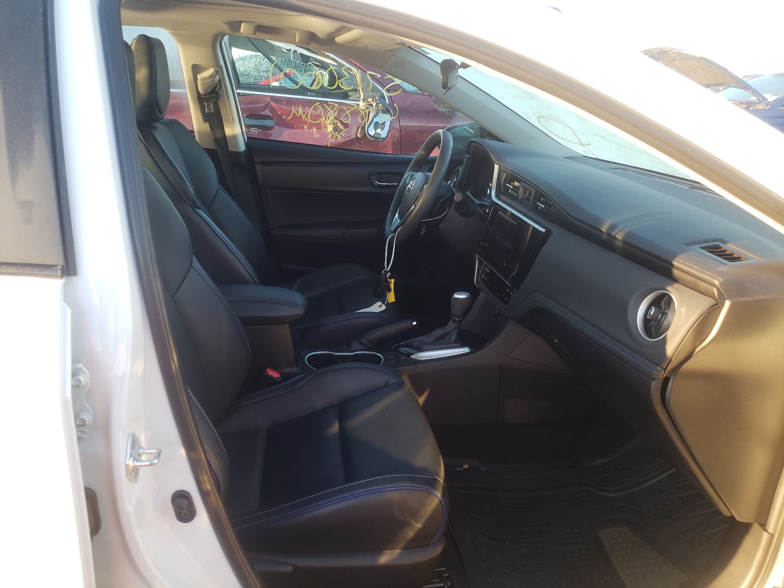 Photo 5 from auction – 2018 TOYOTA COROLLA L with VIN 5YFBURHE7JP746910