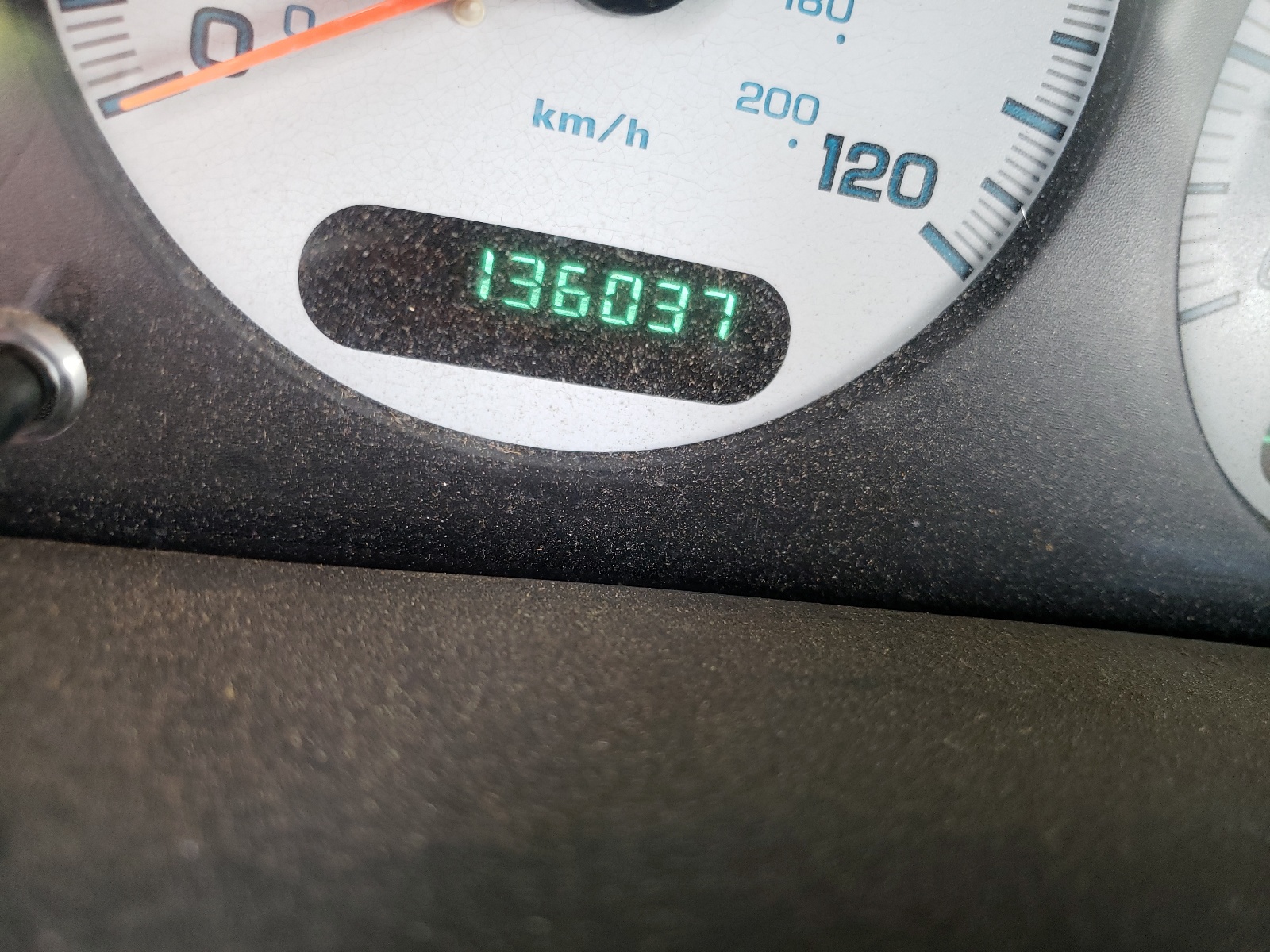 صورة رقم 8 من المزاد - 2002 CHRYSLER TOWN & COU مع VIN 2C8GP74L02R708263
