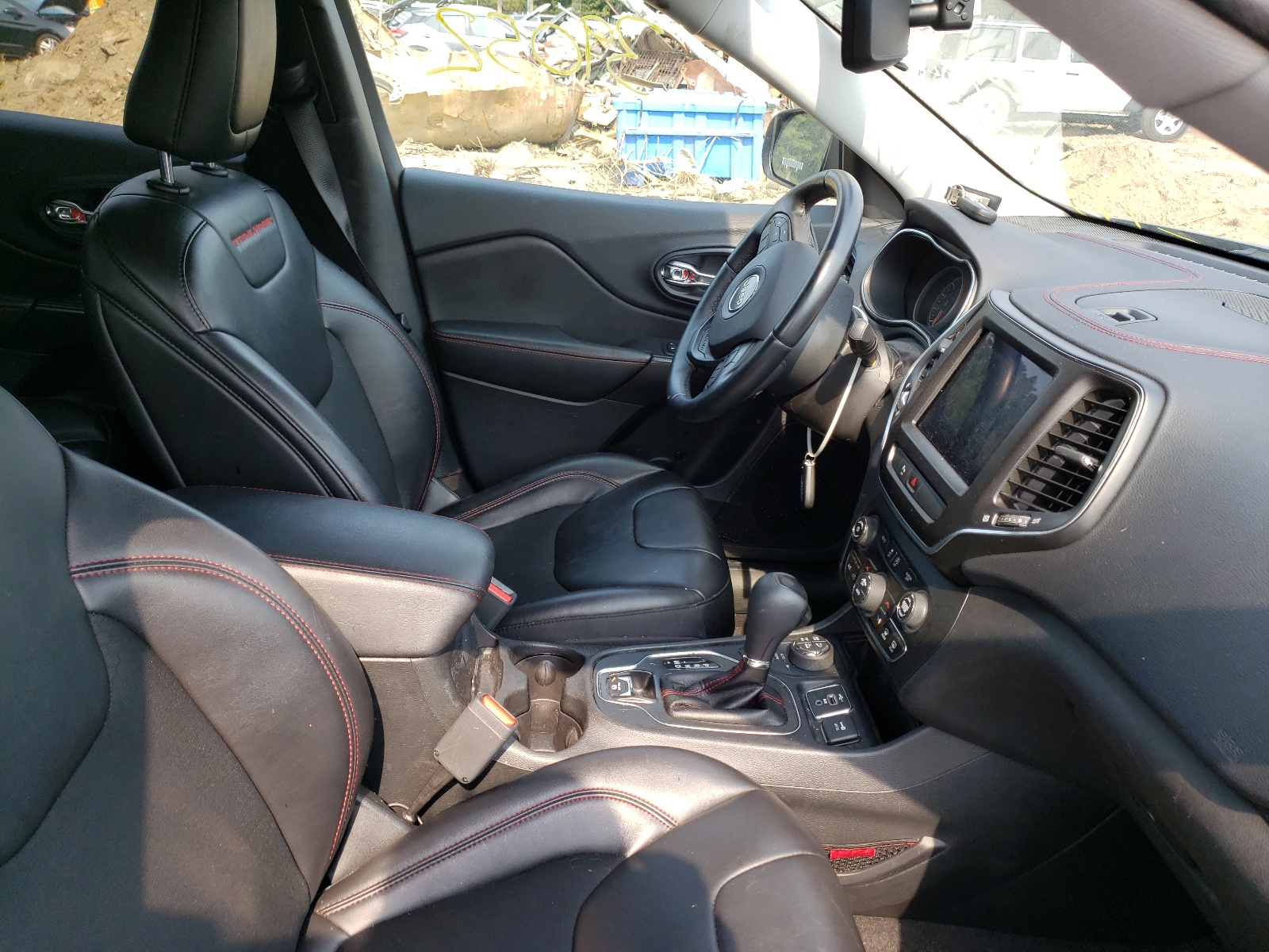 Photo 5 from auction – 2019 JEEP CHEROKEE T with VIN 1C4PJMBXXKD298548