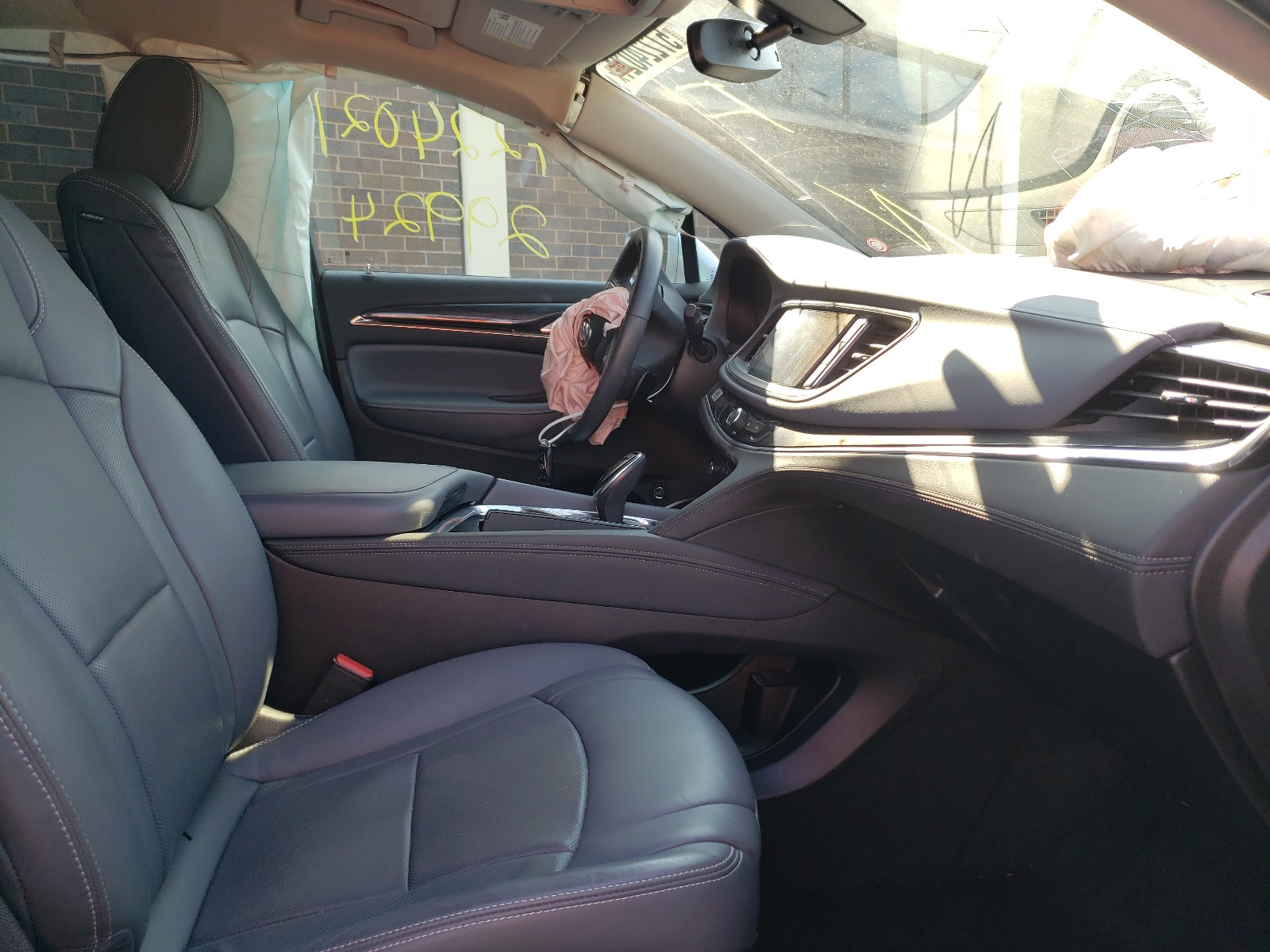 Photo 5 from auction – 2018 BUICK ENCLAVE ES with VIN 5GAERBKW6JJ207630
