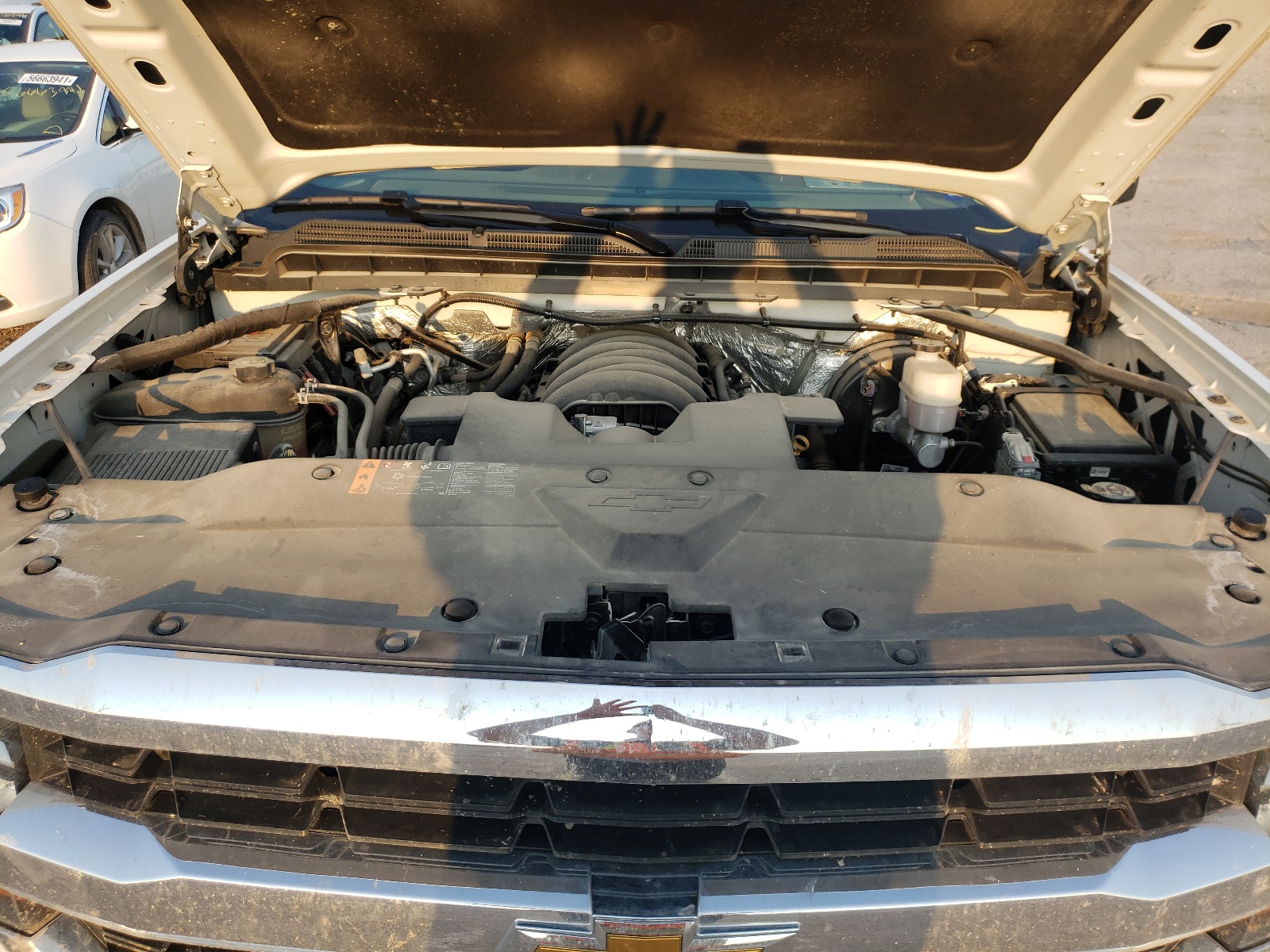 Photo 7 from auction – 2018 CHEVROLET SILVERADO with VIN 3GCUKREC6JG240394
