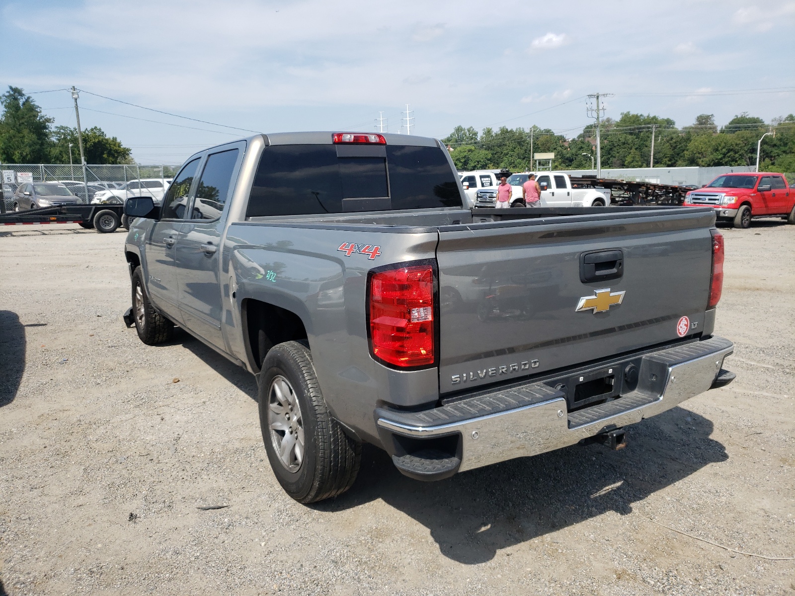 Photo 3 from auction – 2017 CHEVROLET SILVERADO with VIN 3GCUKREC2HG236031