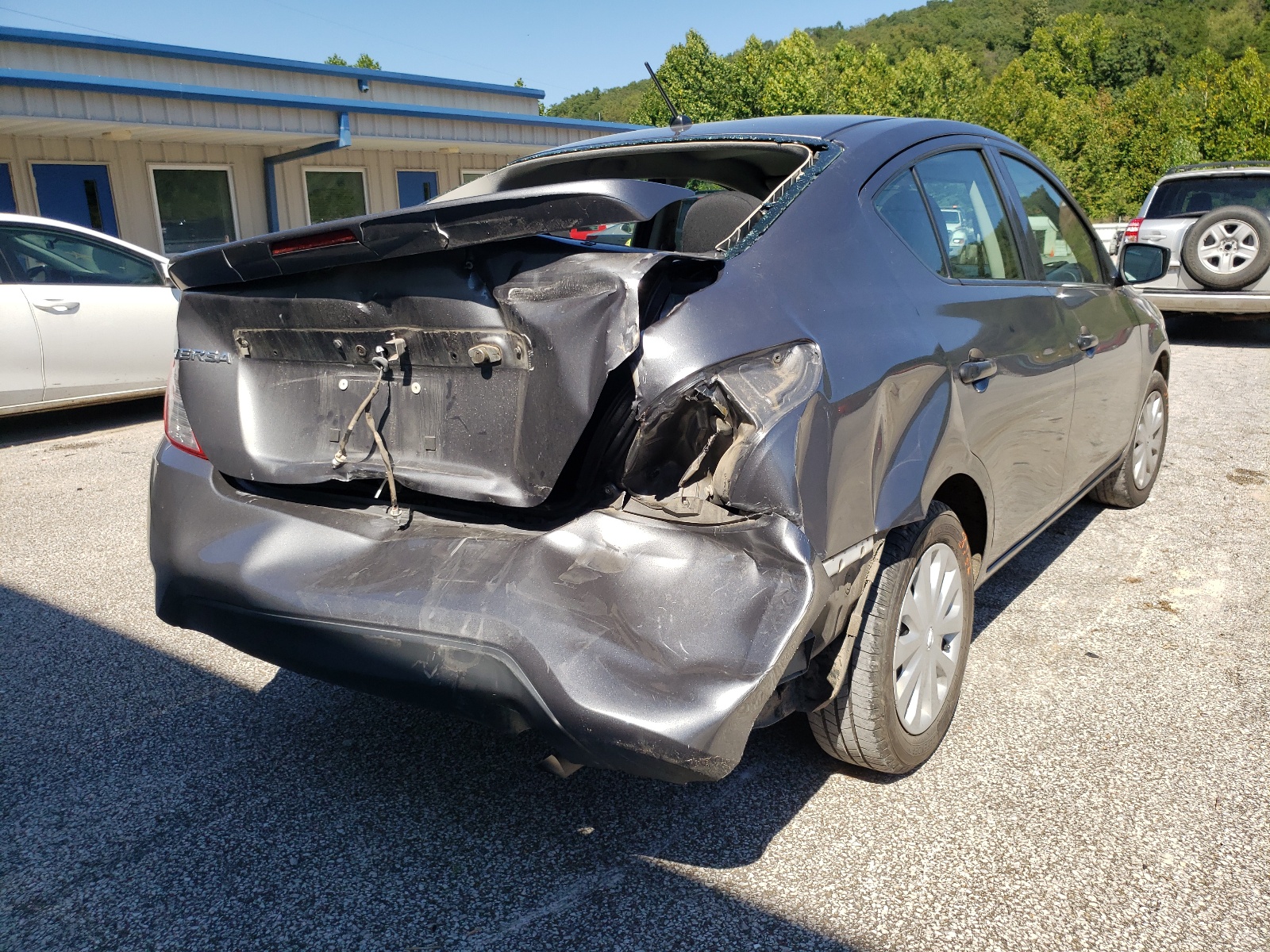 Photo 4 from auction – 2018 NISSAN VERSA S with VIN 3N1CN7AP9JL818434