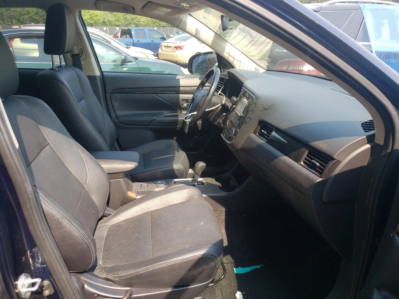 Photo 5 from auction – 2016 MITSUBISHI OUTLANDER with VIN JA4AZ3A34GZ064465