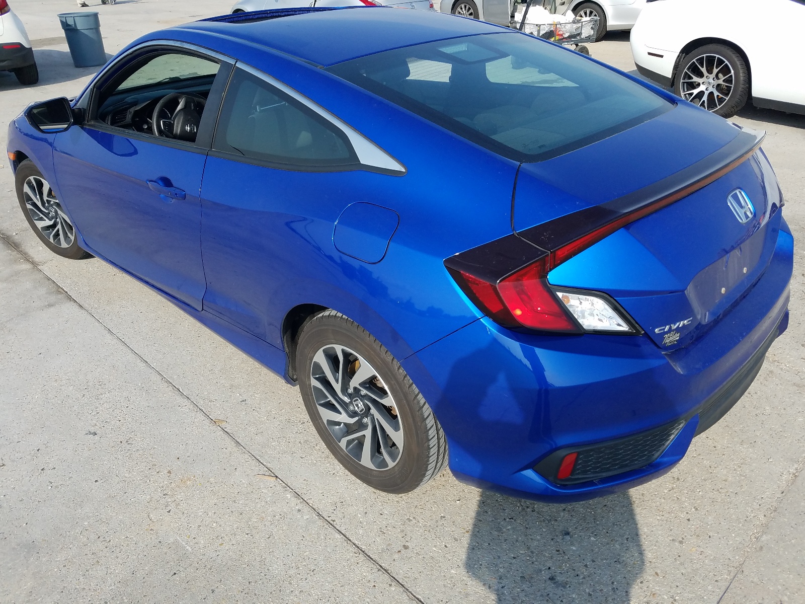 Photo 3 from auction – 2017 HONDA CIVIC LX with VIN 2HGFC4B01HH305747