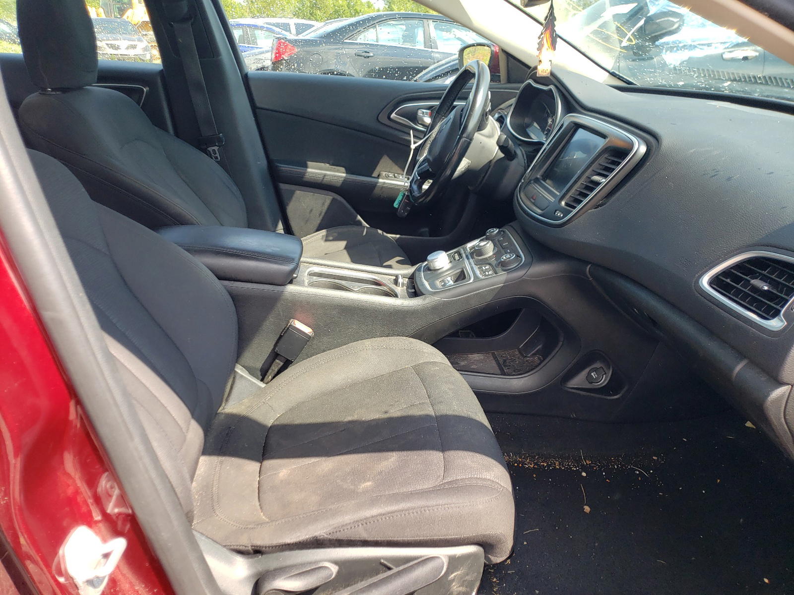 Photo 5 from auction – 2016 CHRYSLER 200 LIMITE with VIN 1C3CCCAG0GN172645