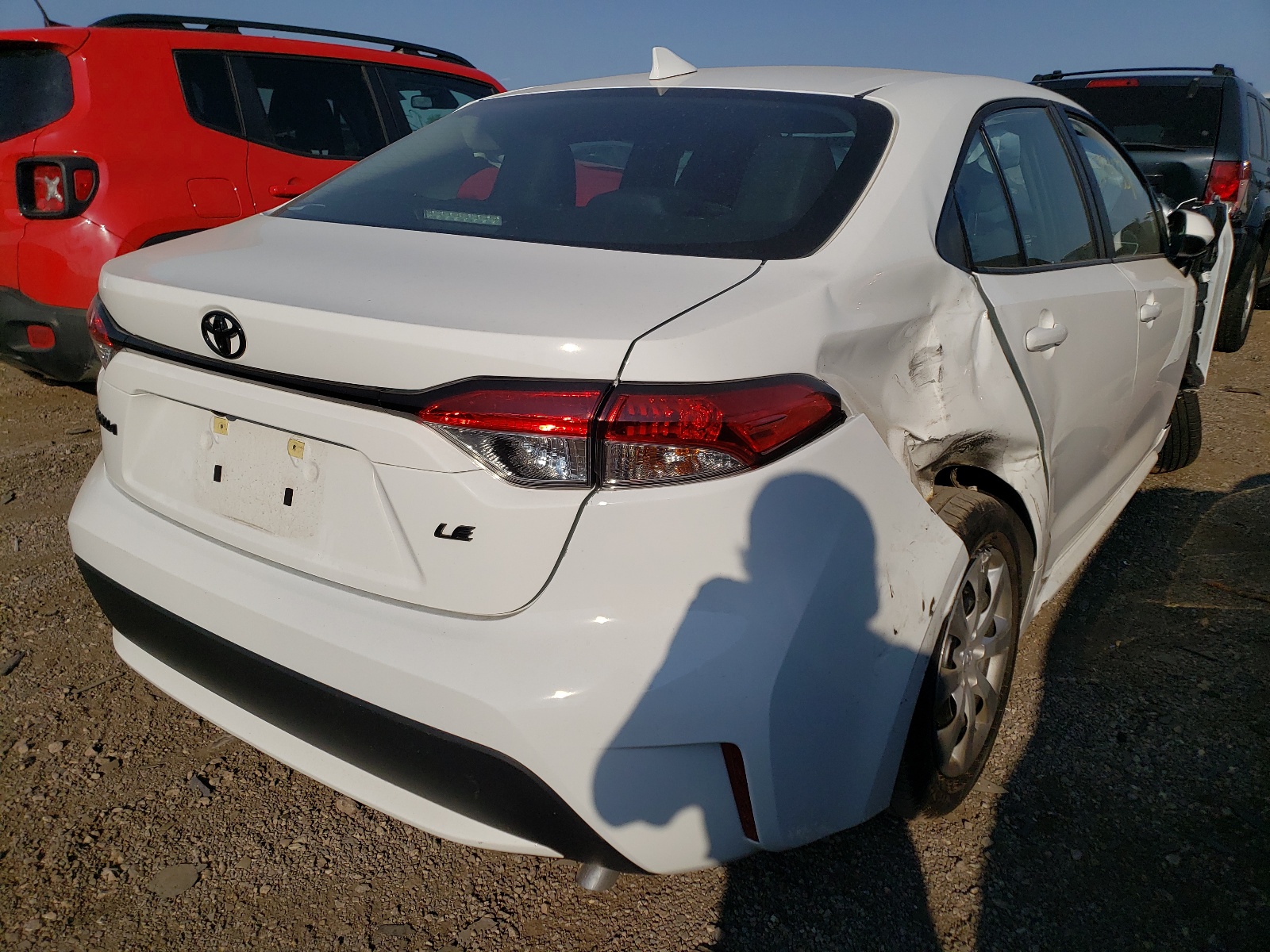 Photo 4 from auction – 2021 TOYOTA COROLLA LE with VIN 5YFEPMAE5MP216683
