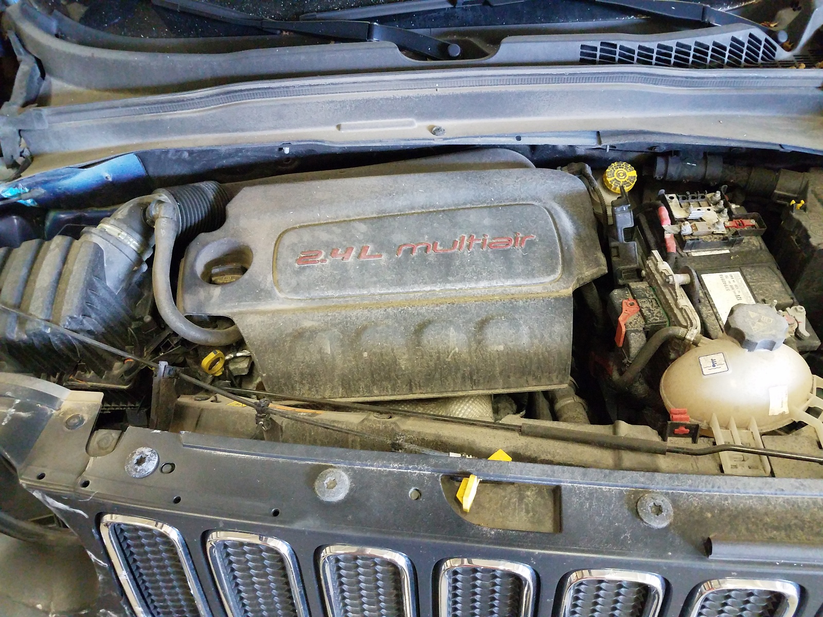 Photo 7 from auction – 2016 JEEP RENEGADE L with VIN ZACCJBBT1GPD22485