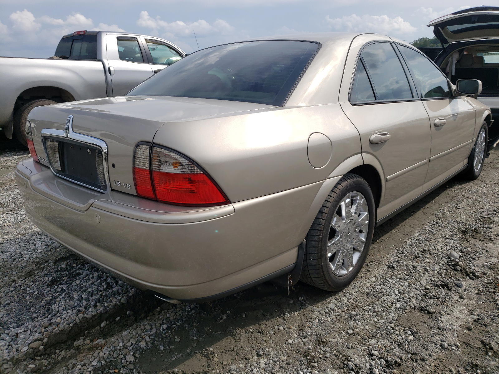 Photo 4 from auction – 2005 LINCOLN LS with VIN 1LNHM87AX5Y616121