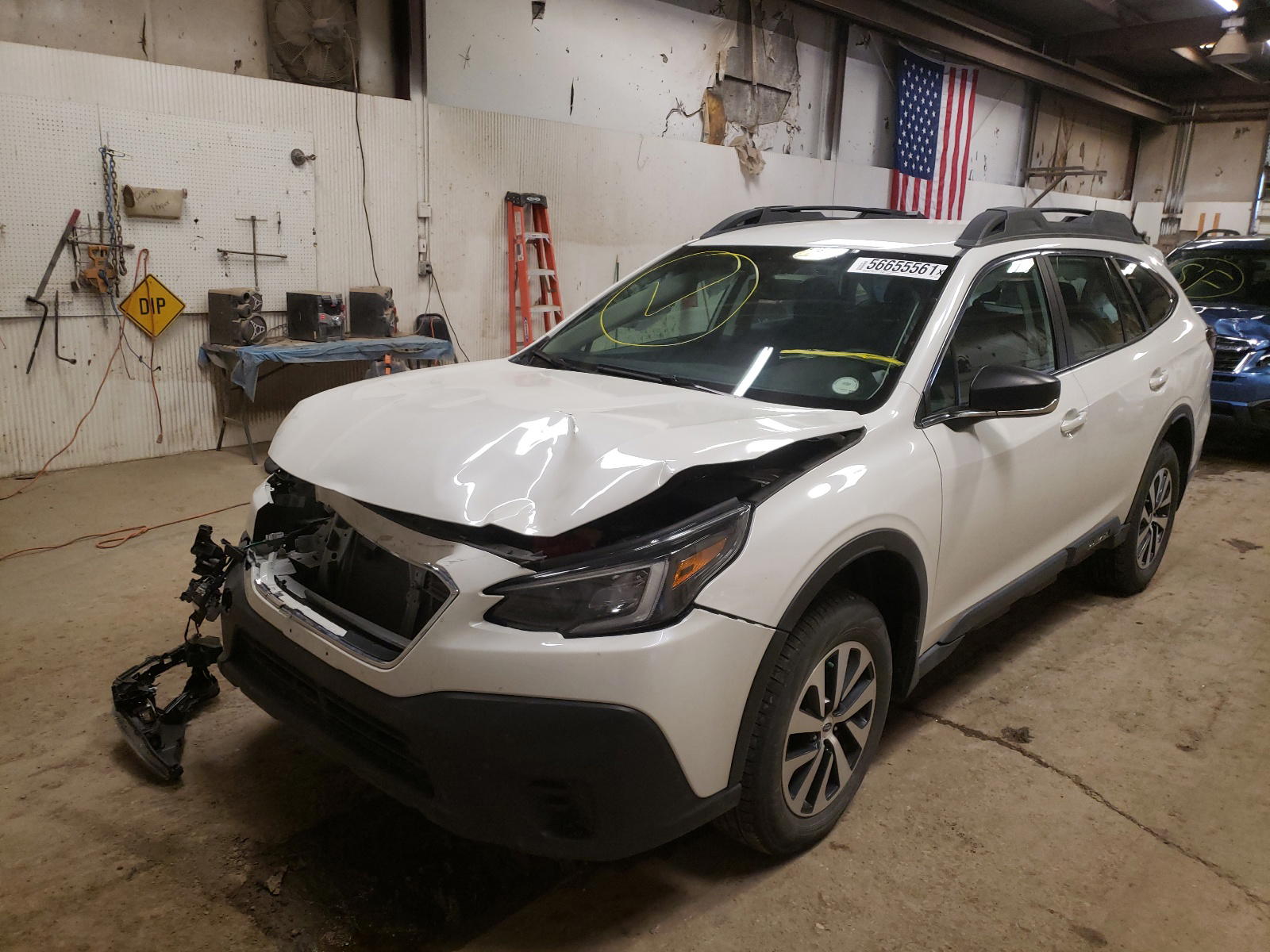 Photo 2 from auction – 2020 SUBARU OUTBACK with VIN 4S4BTAAC2L3142797