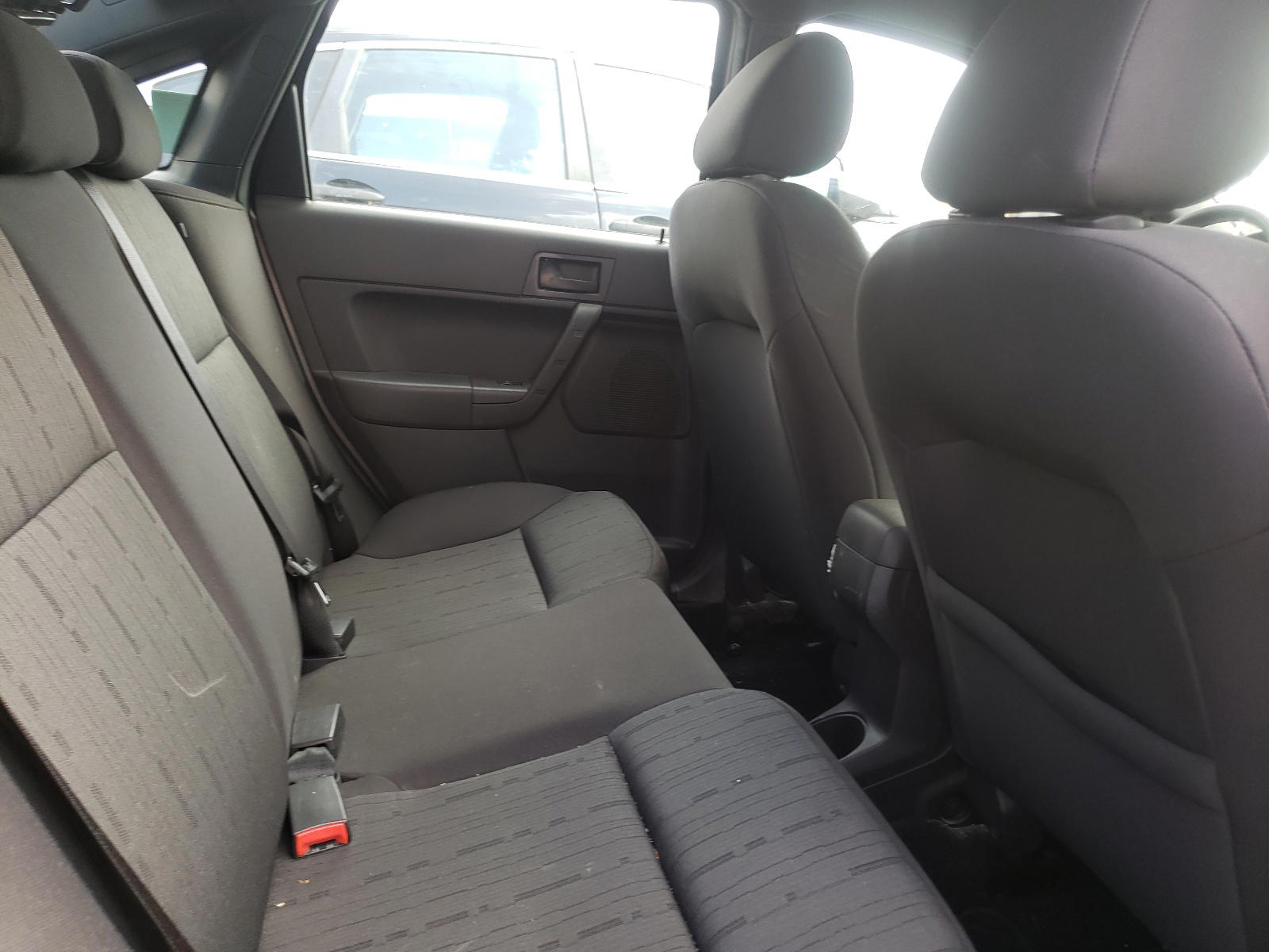 Photo 6 from auction – 2011 FORD FOCUS SE with VIN 1FAHP3FN8BW139642