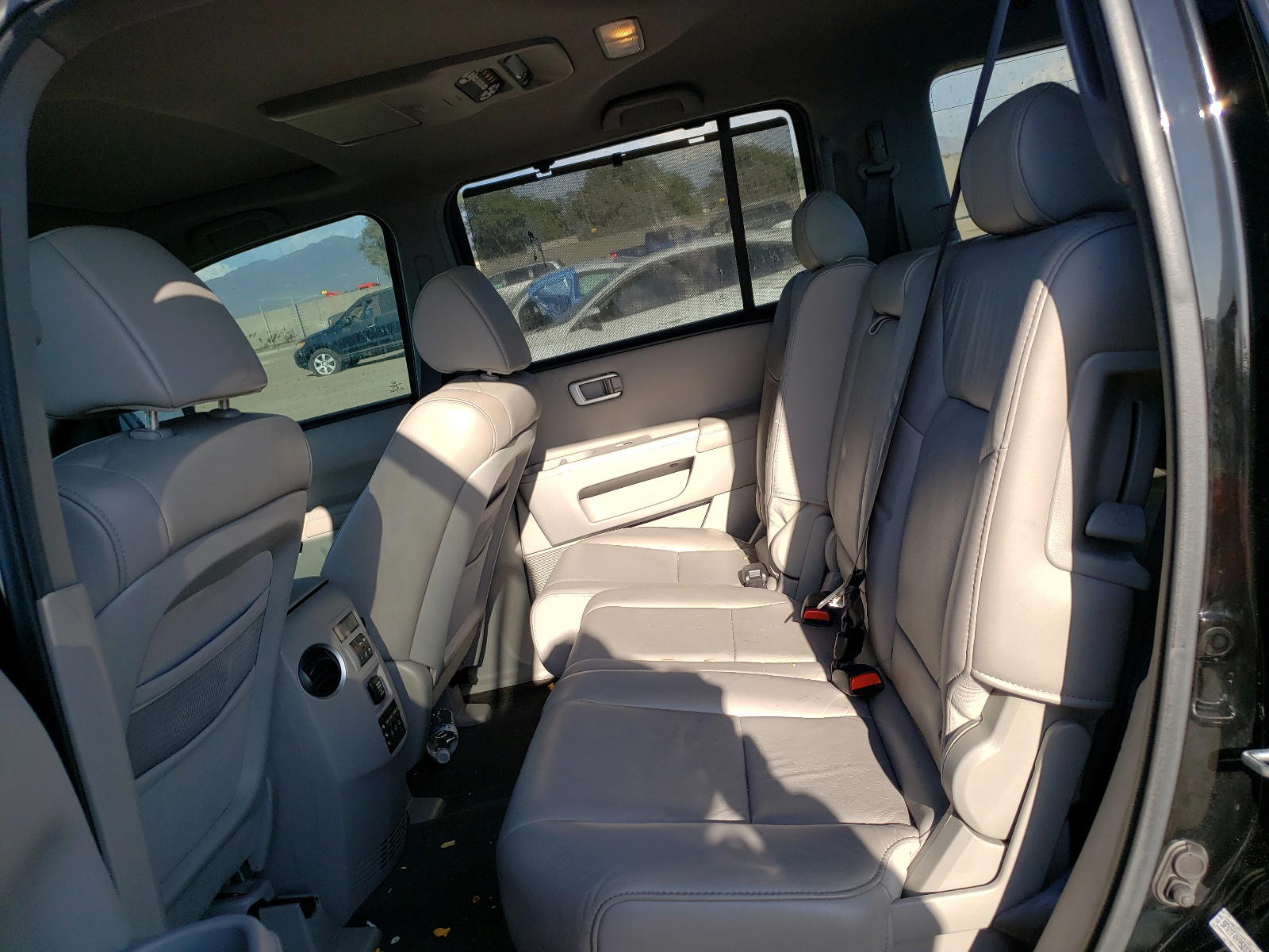 Photo 6 from auction – 2011 HONDA PILOT TOUR with VIN 5FNYF4H95BB083165
