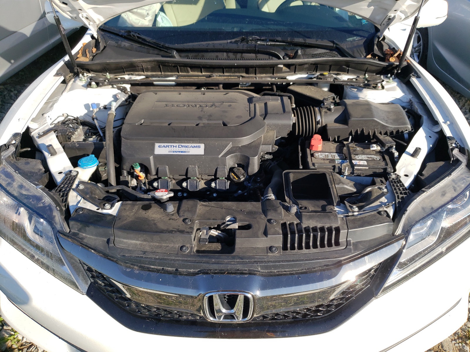 Photo 7 from auction – 2016 HONDA ACCORD EXL with VIN 1HGCT2B85GA000360