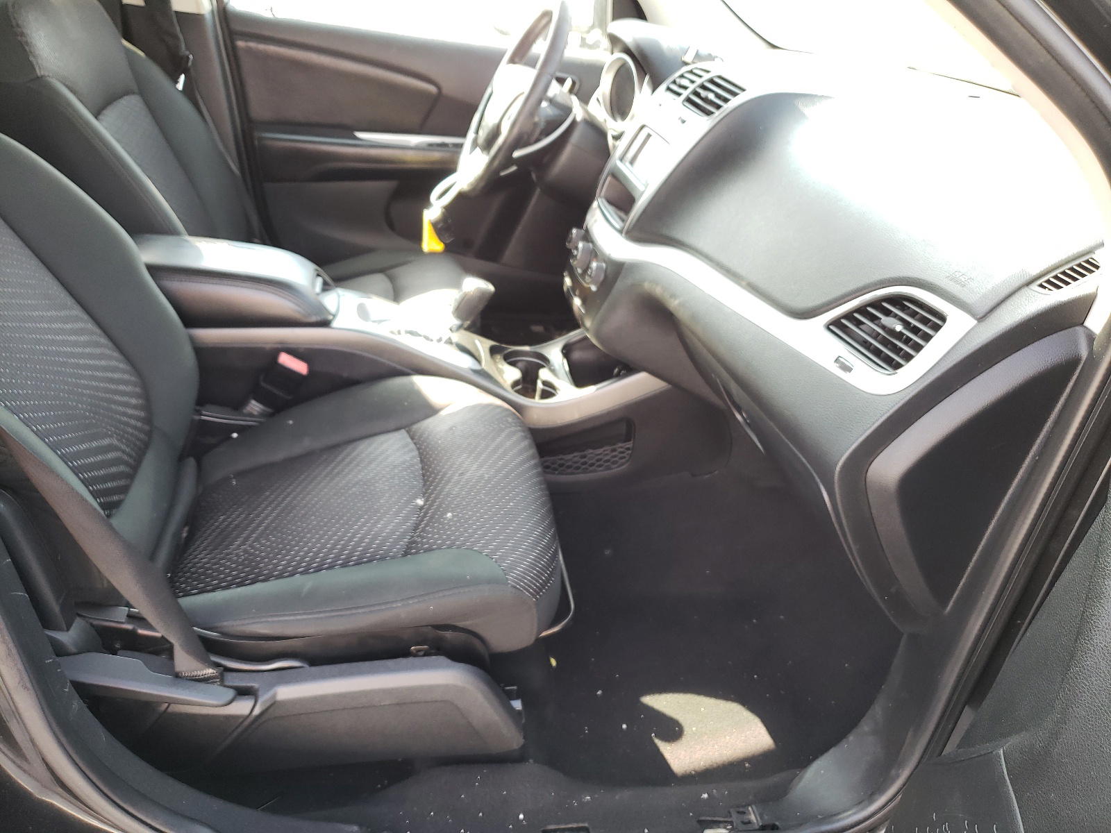 Photo 5 from auction – 2012 DODGE JOURNEY SX with VIN 3C4PDDBG6CT143255