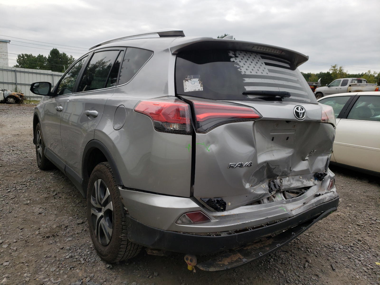 Photo 3 from auction – 2016 TOYOTA RAV4 LE with VIN 2T3BFREV5GW411626
