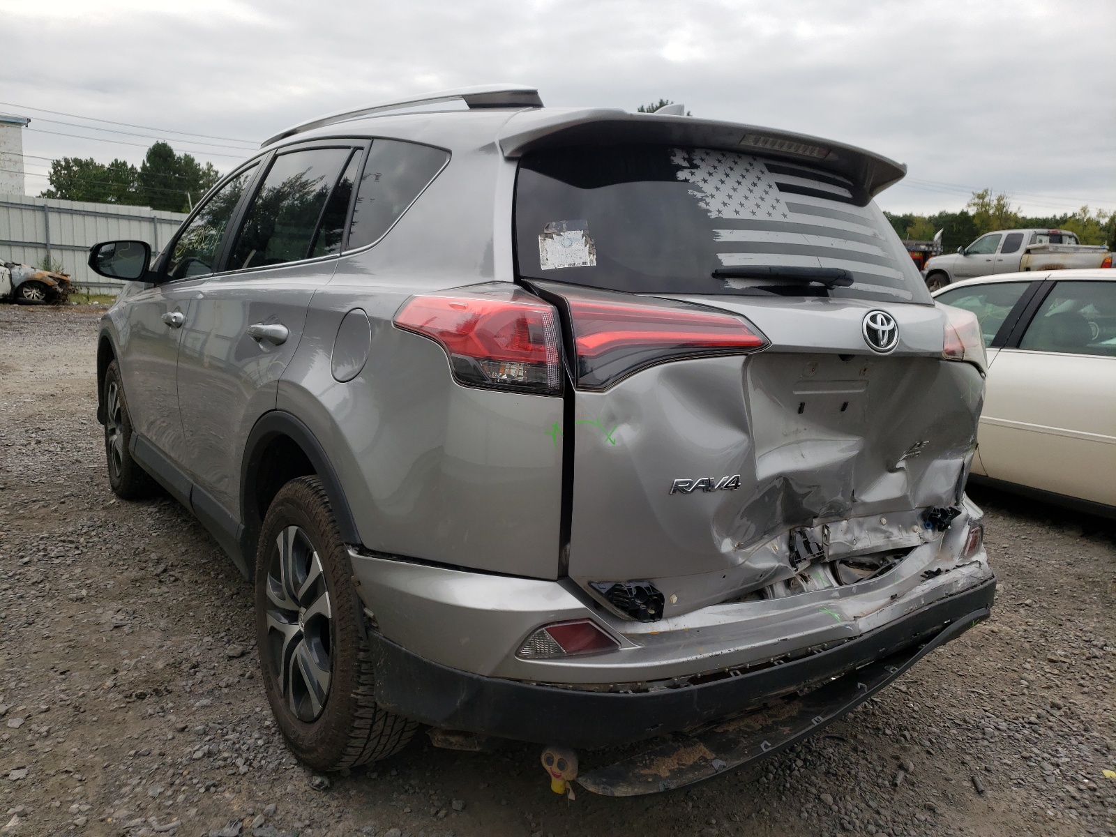 Zdjęcie 3 z aukcji – 2016 TOYOTA RAV4 LE z VIN 2T3BFREV5GW411626