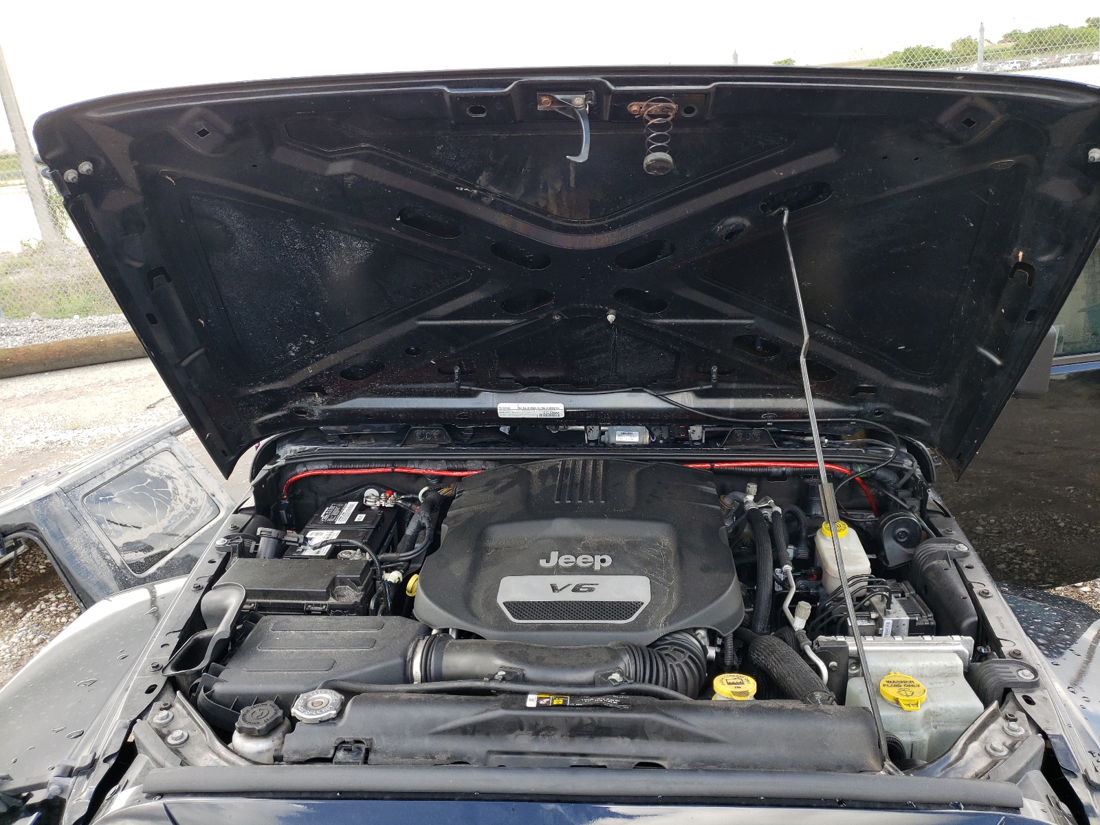 Photo 7 from auction – 2017 JEEP WRANGLER U with VIN 1C4BJWDG4HL693407