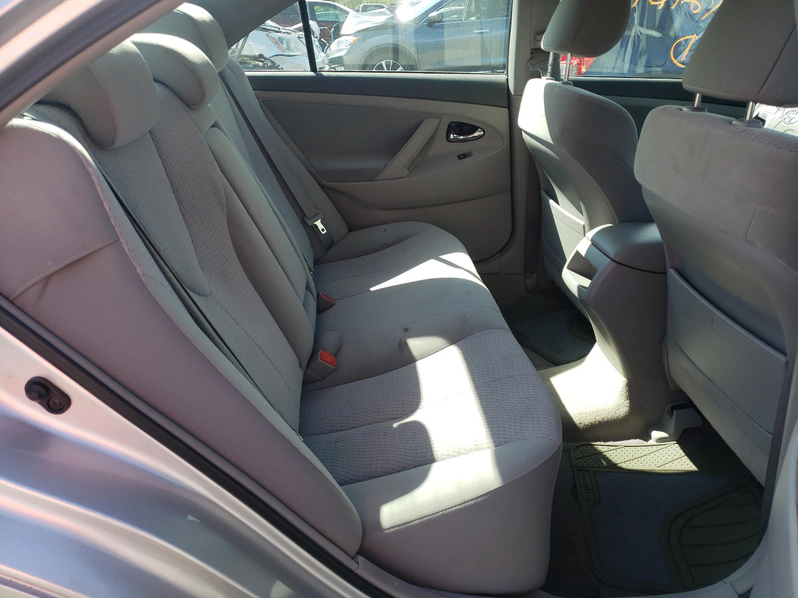 Photo 6 from auction – 2011 TOYOTA CAMRY BASE with VIN 4T1BF3EK1BU203490