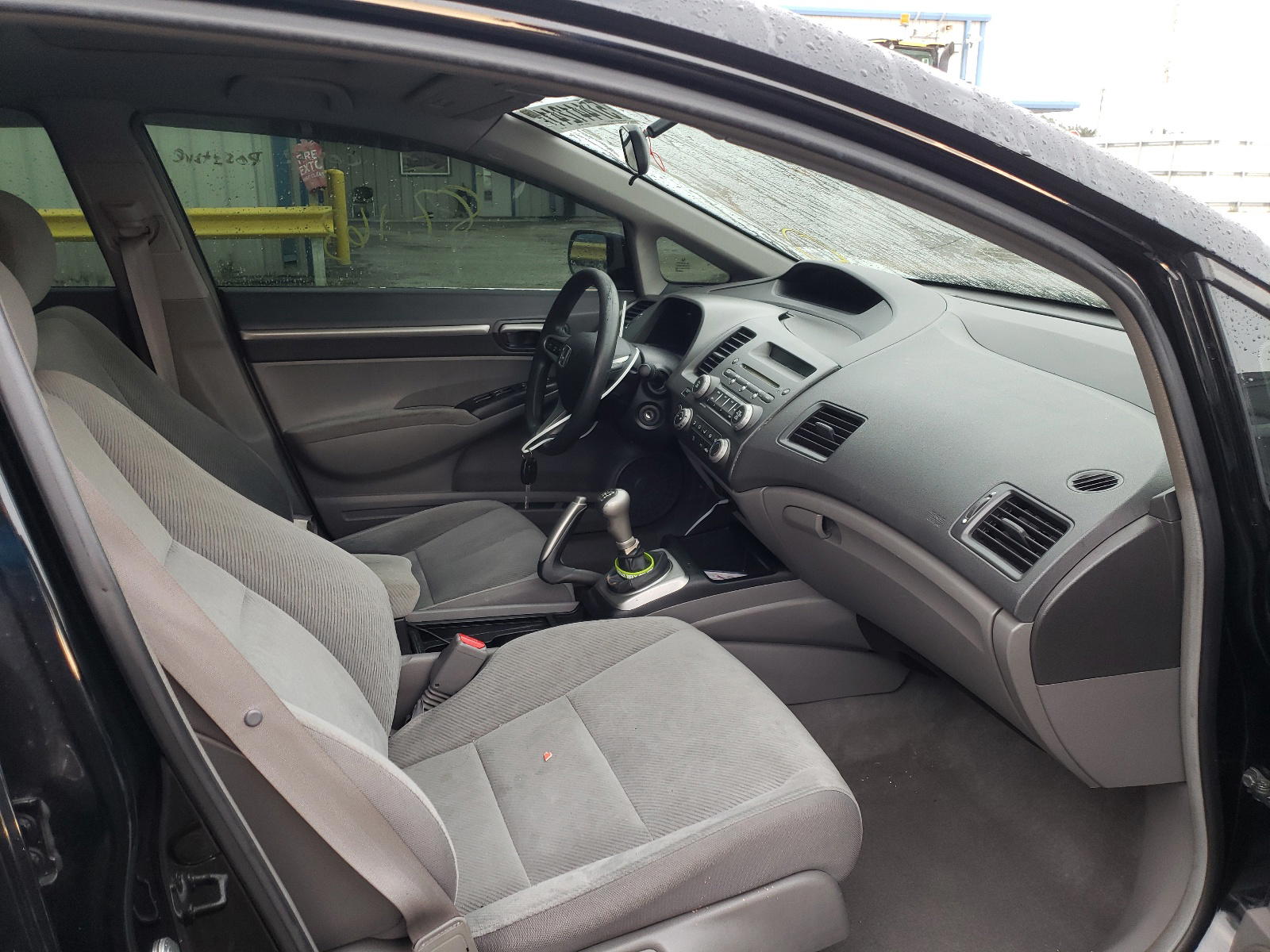 Photo 18 from auction – 2010 HONDA CIVIC EX with VIN 2HGFA1E86AH517023